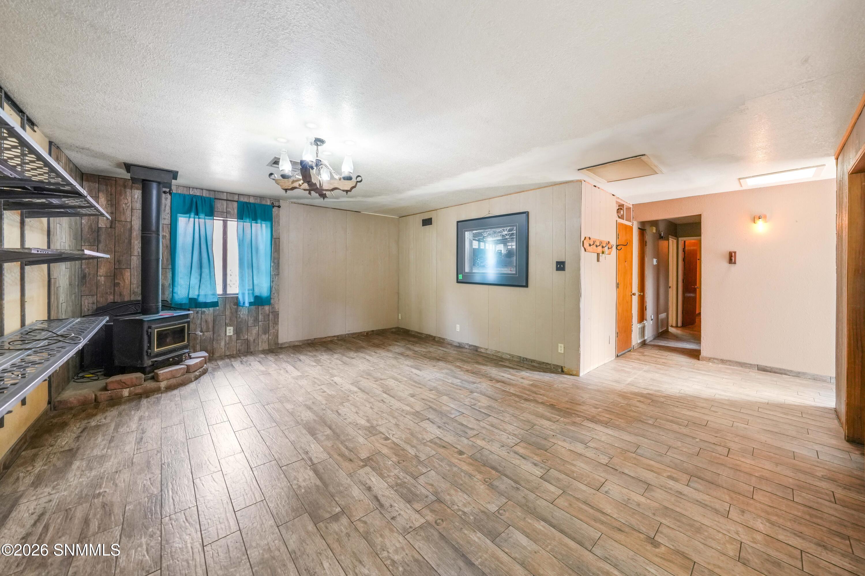 5013 Redland Drive Property Photo 4