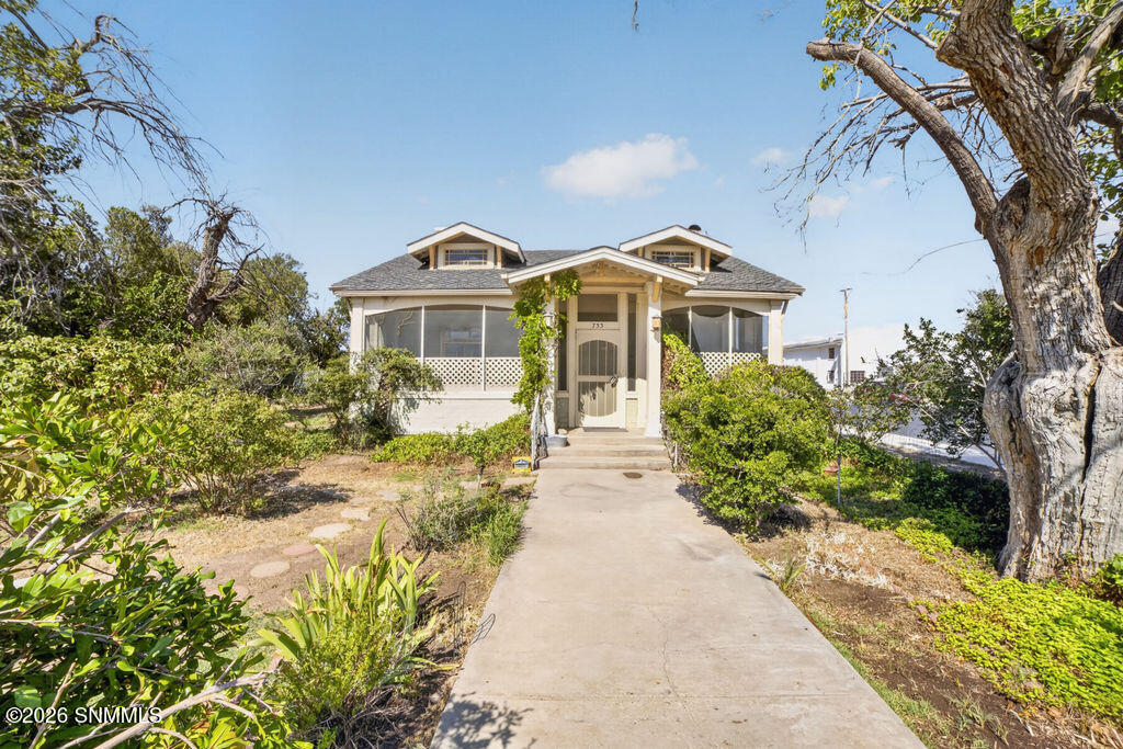 733 N Reymond Property Photo 1