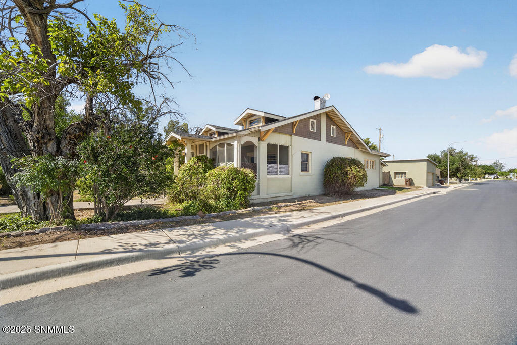 733 N Reymond Property Photo 30