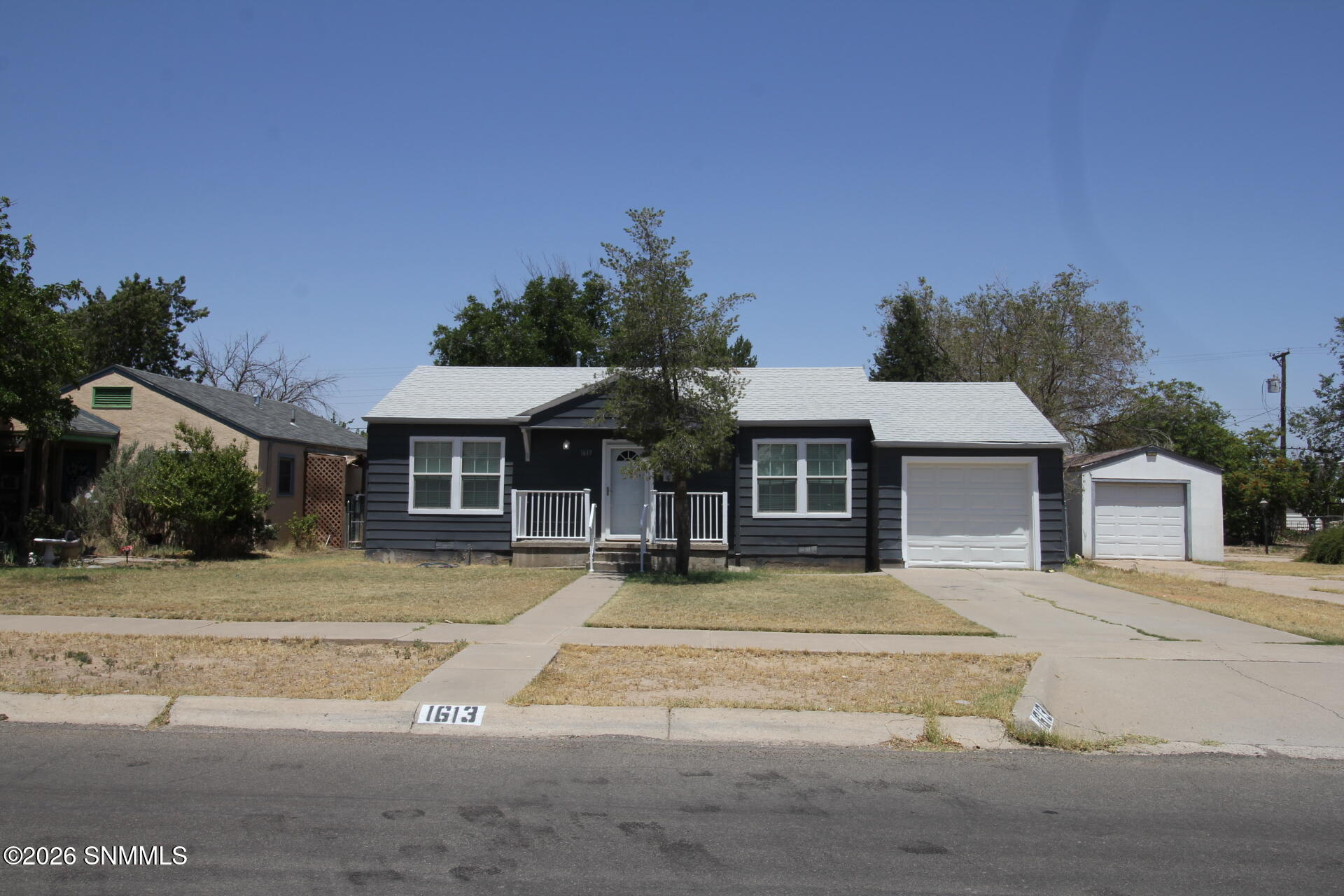 1613 W Walnut Street Property Photo 12