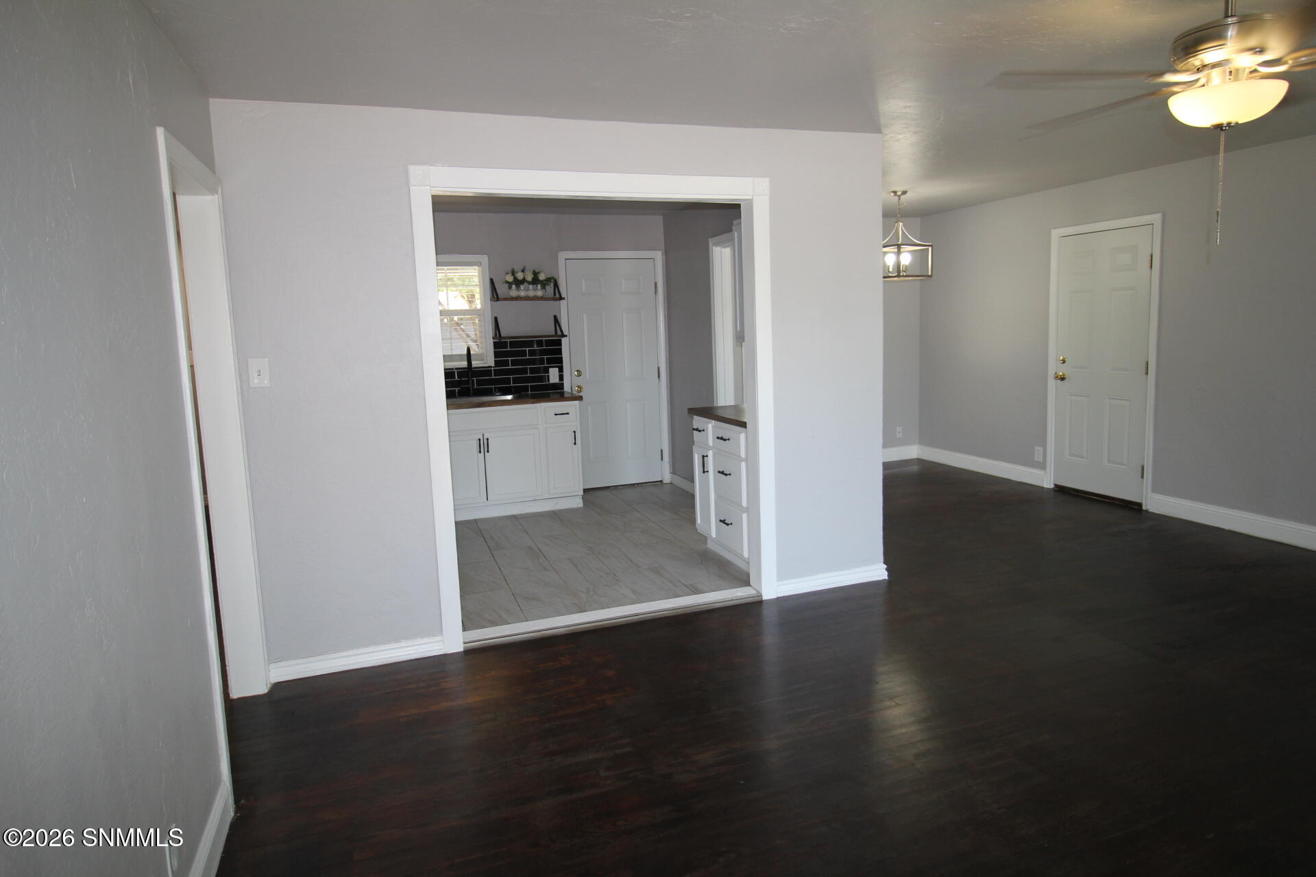 1613 W Walnut Street Property Photo 13