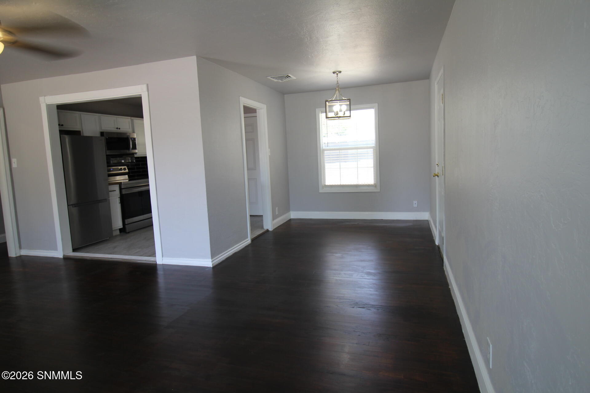 1613 W Walnut Street Property Photo 16