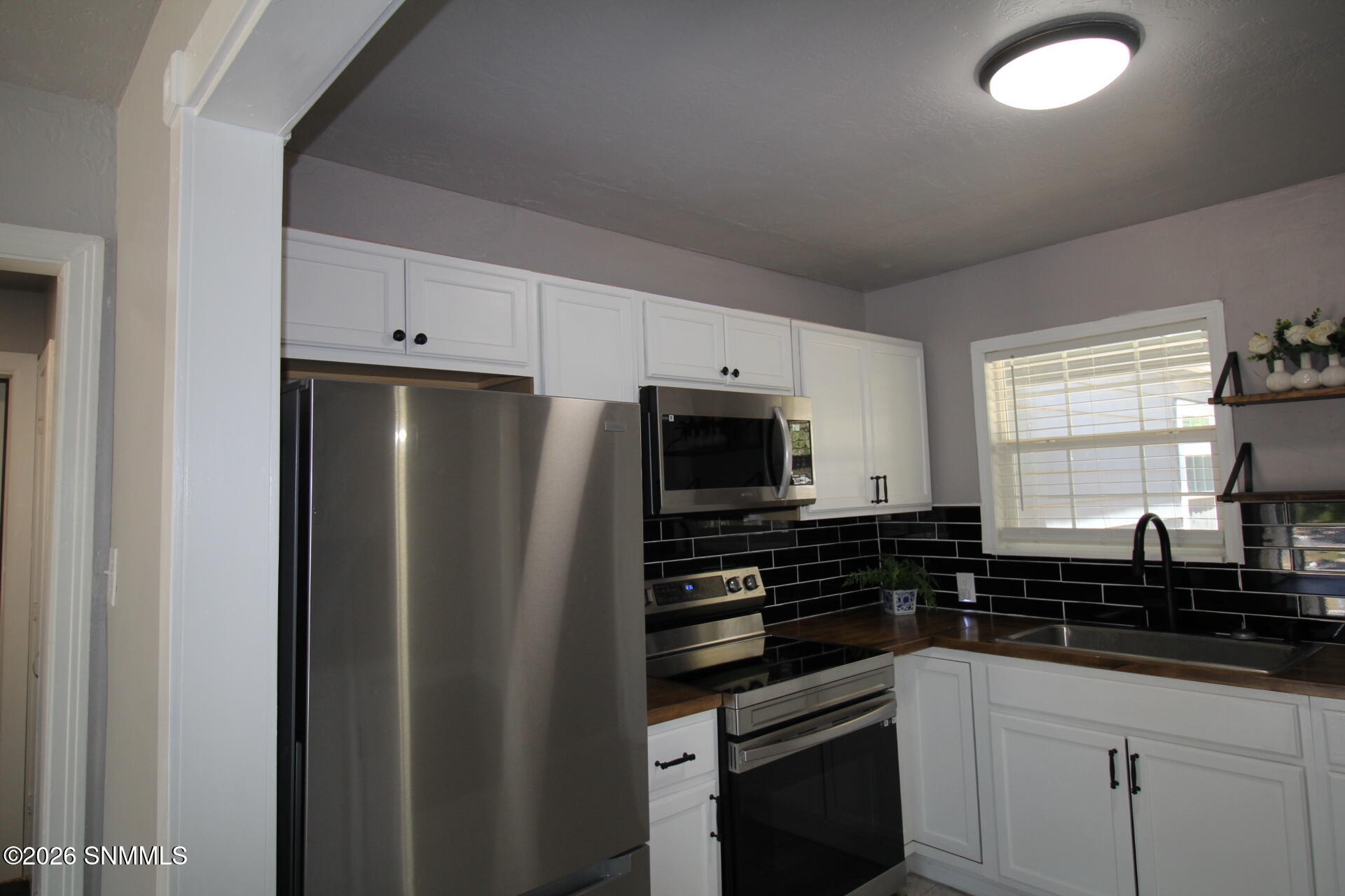 1613 W Walnut Street Property Photo 21