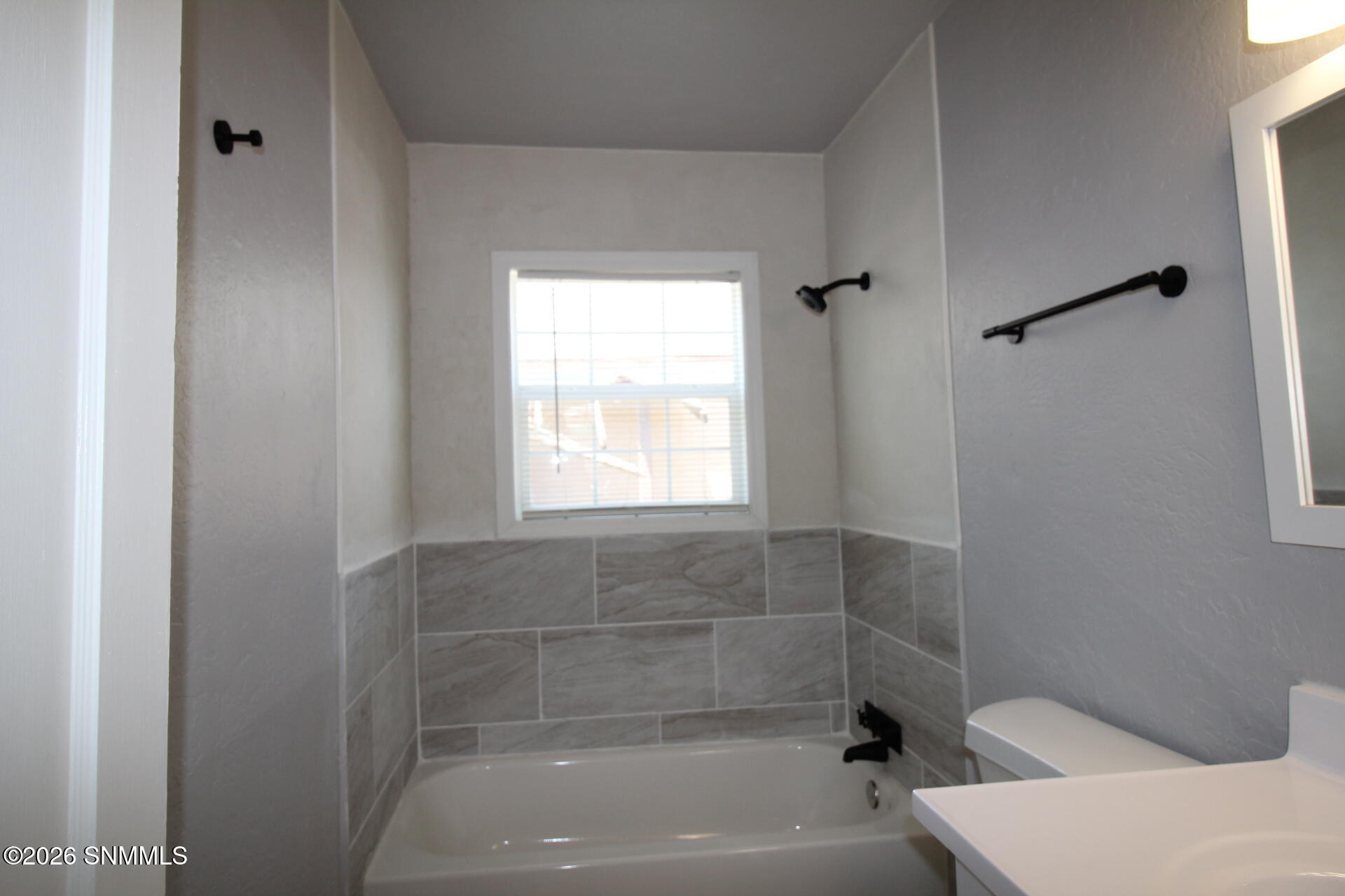 1613 W Walnut Street Property Photo 46