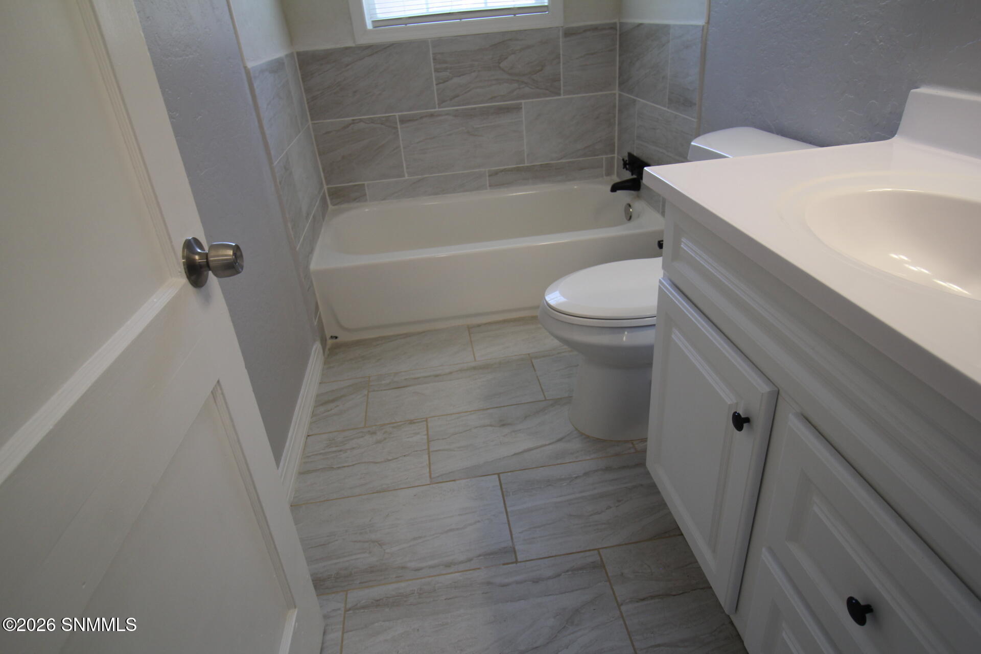 1613 W Walnut Street Property Photo 49