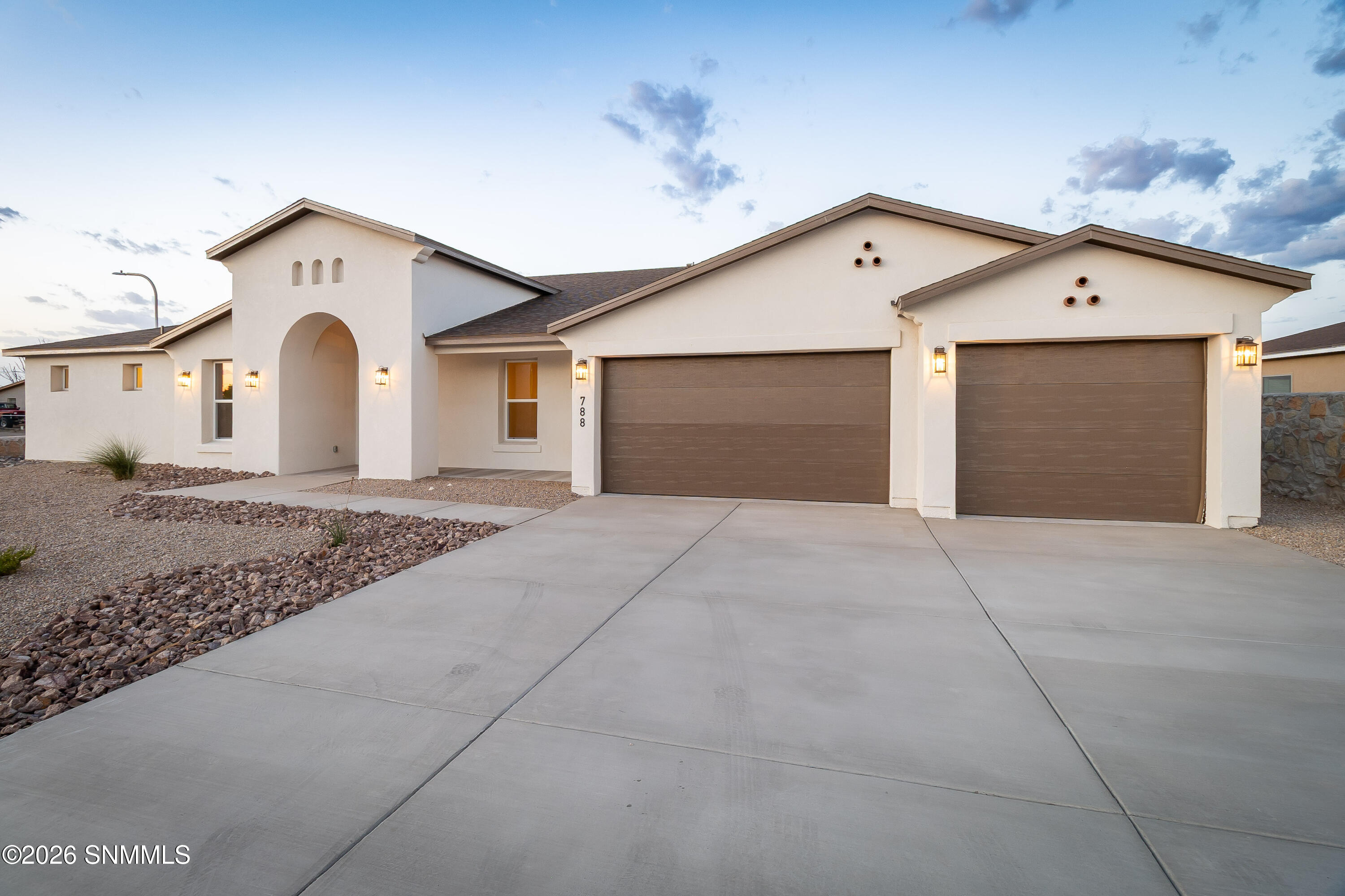 788 Basha Arc Property Photo 4