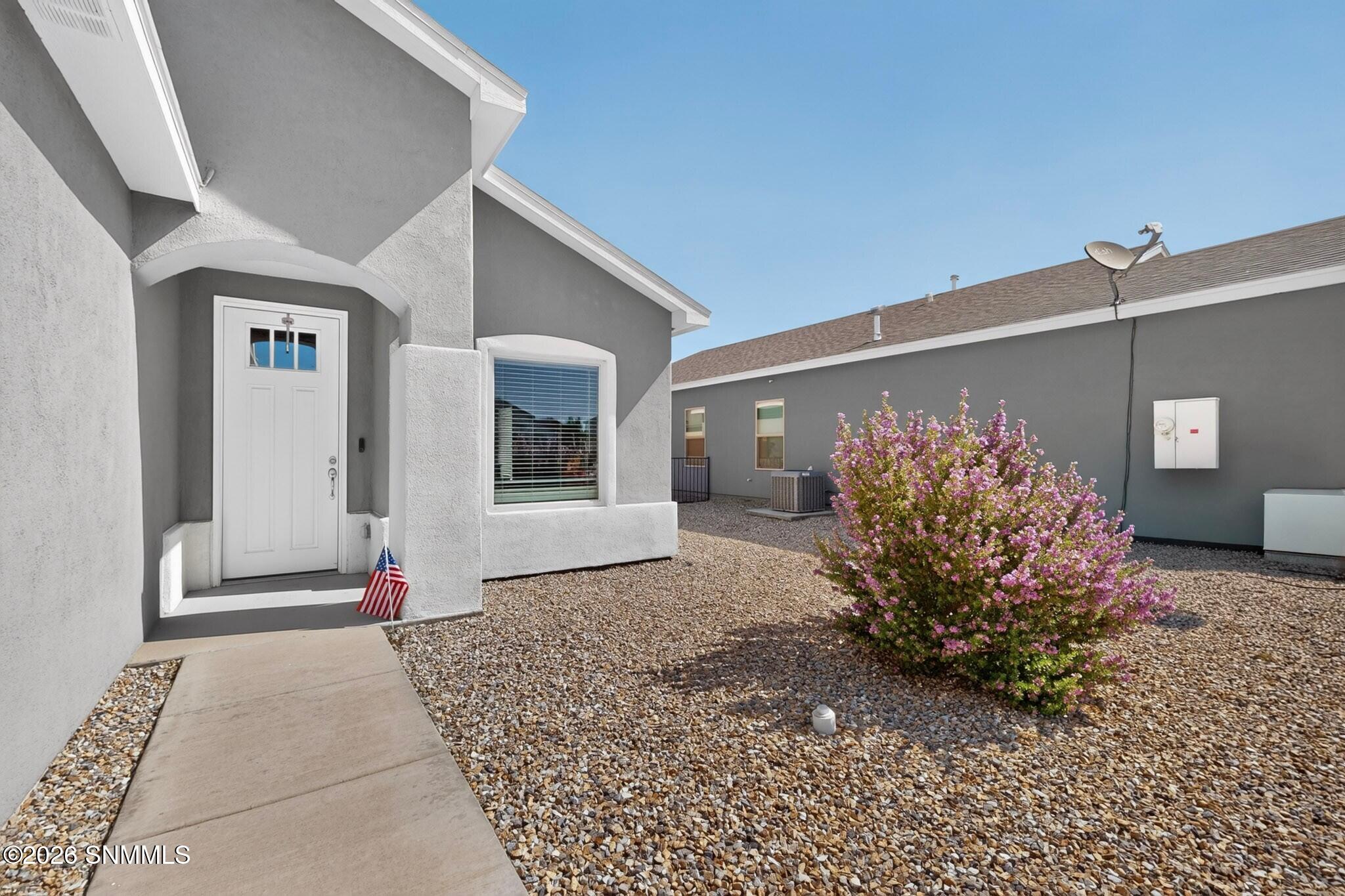 2812 Ocate Court Property Photo 4