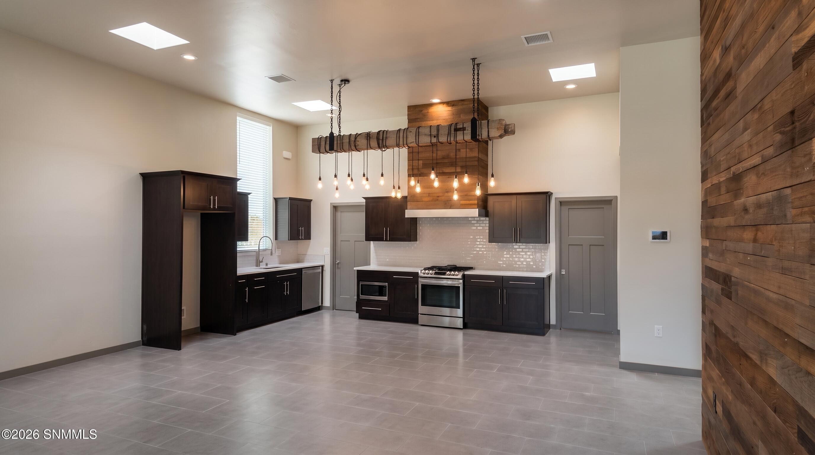 3747 Golden Echo Loop Property Photo 14