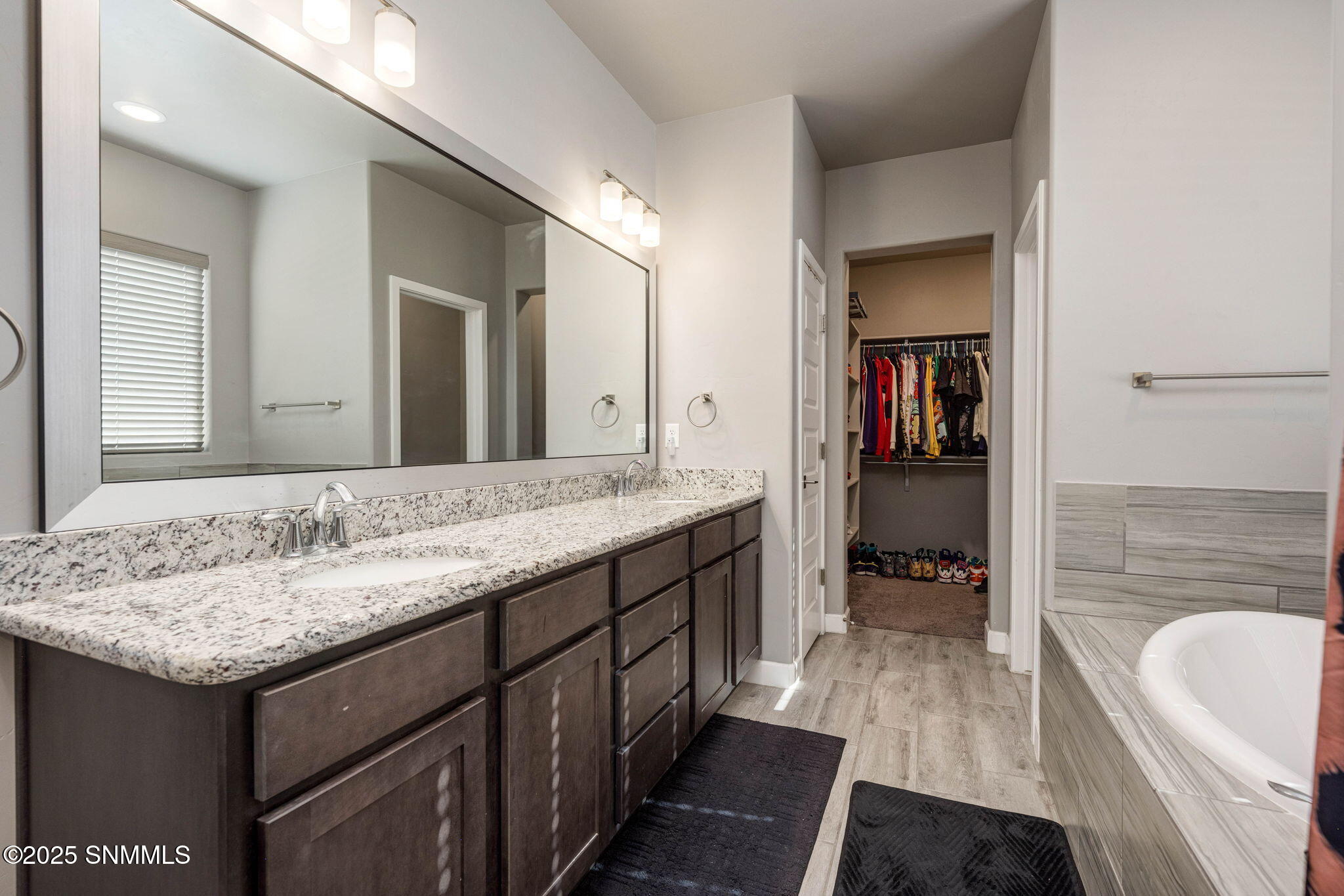 6107 Andromeda Loop Property Photo 20