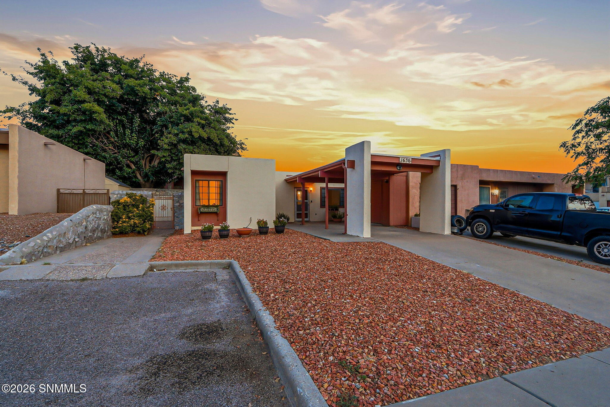 1636 Capitan Avenue Property Photo 1