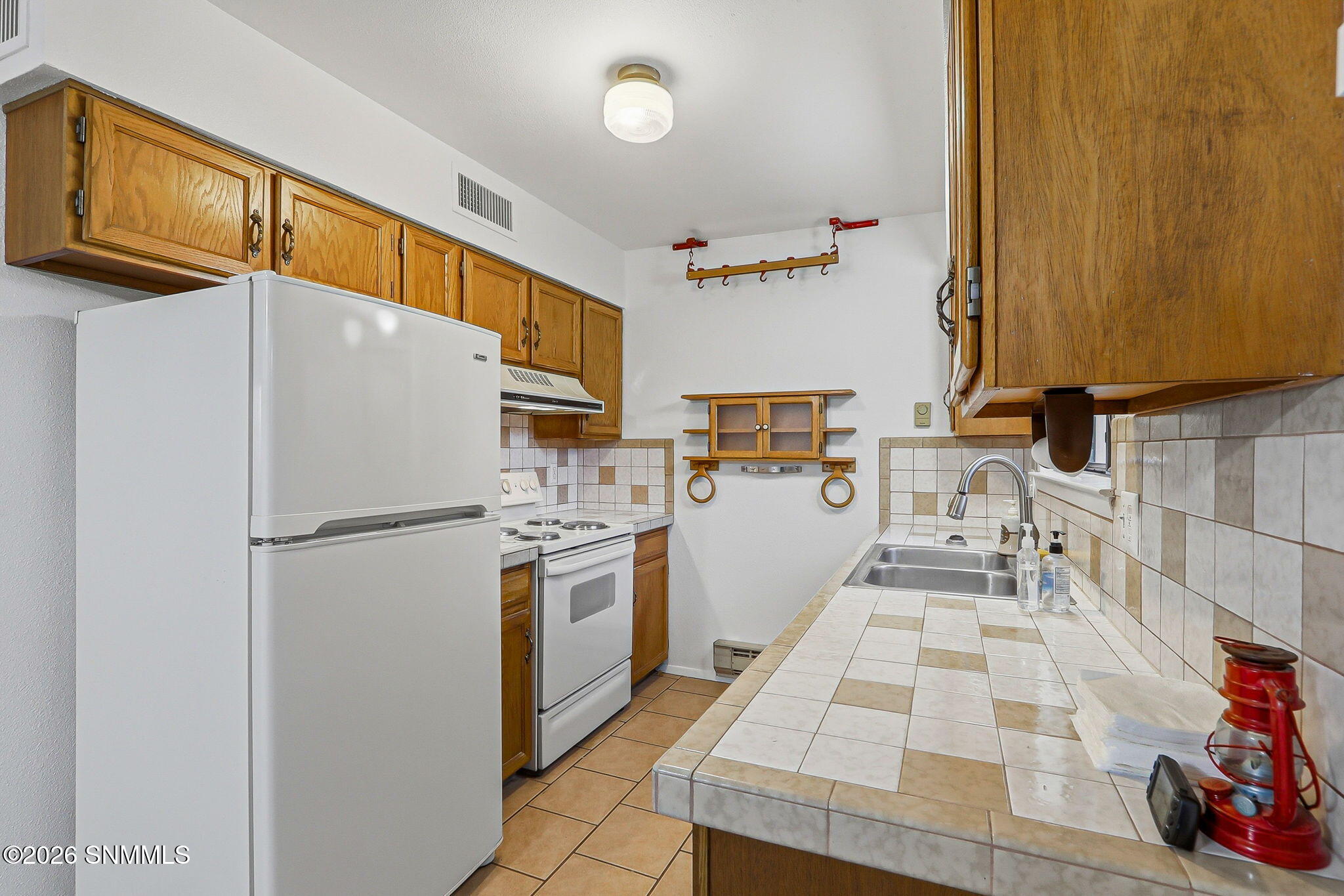 1636 Capitan Avenue Property Photo 10