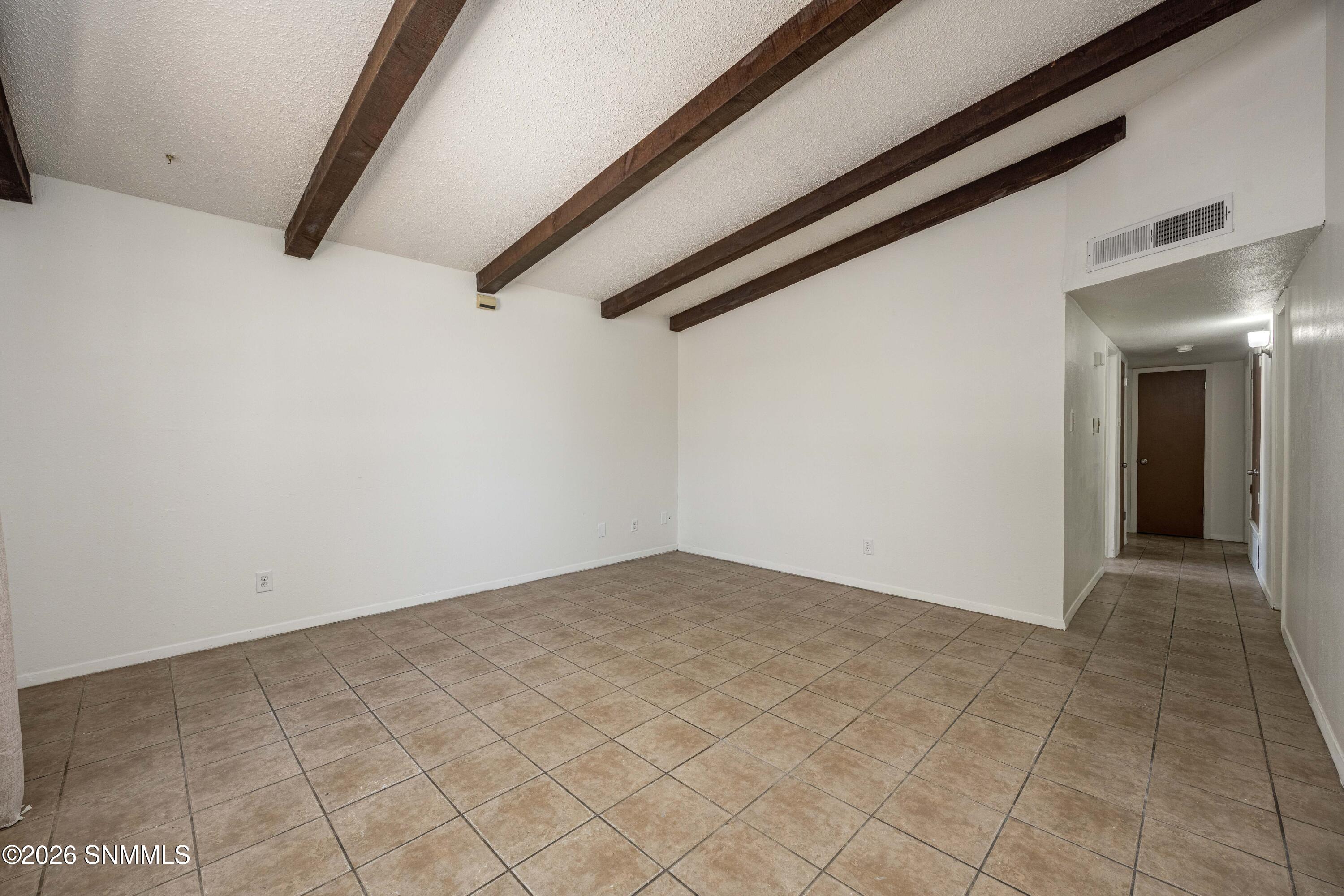 1440 Juniper Property Photo 4