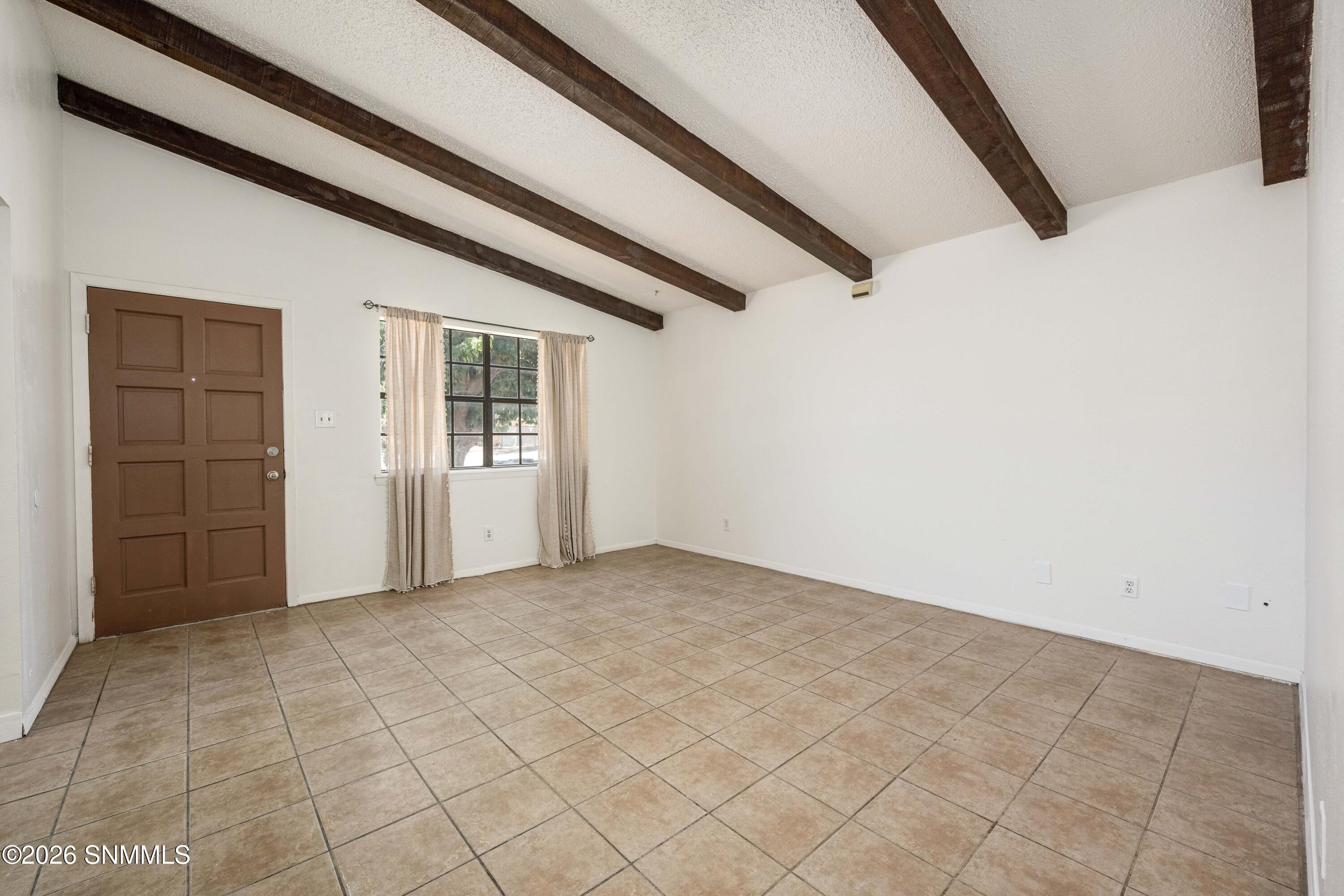 1440 Juniper Property Photo 5