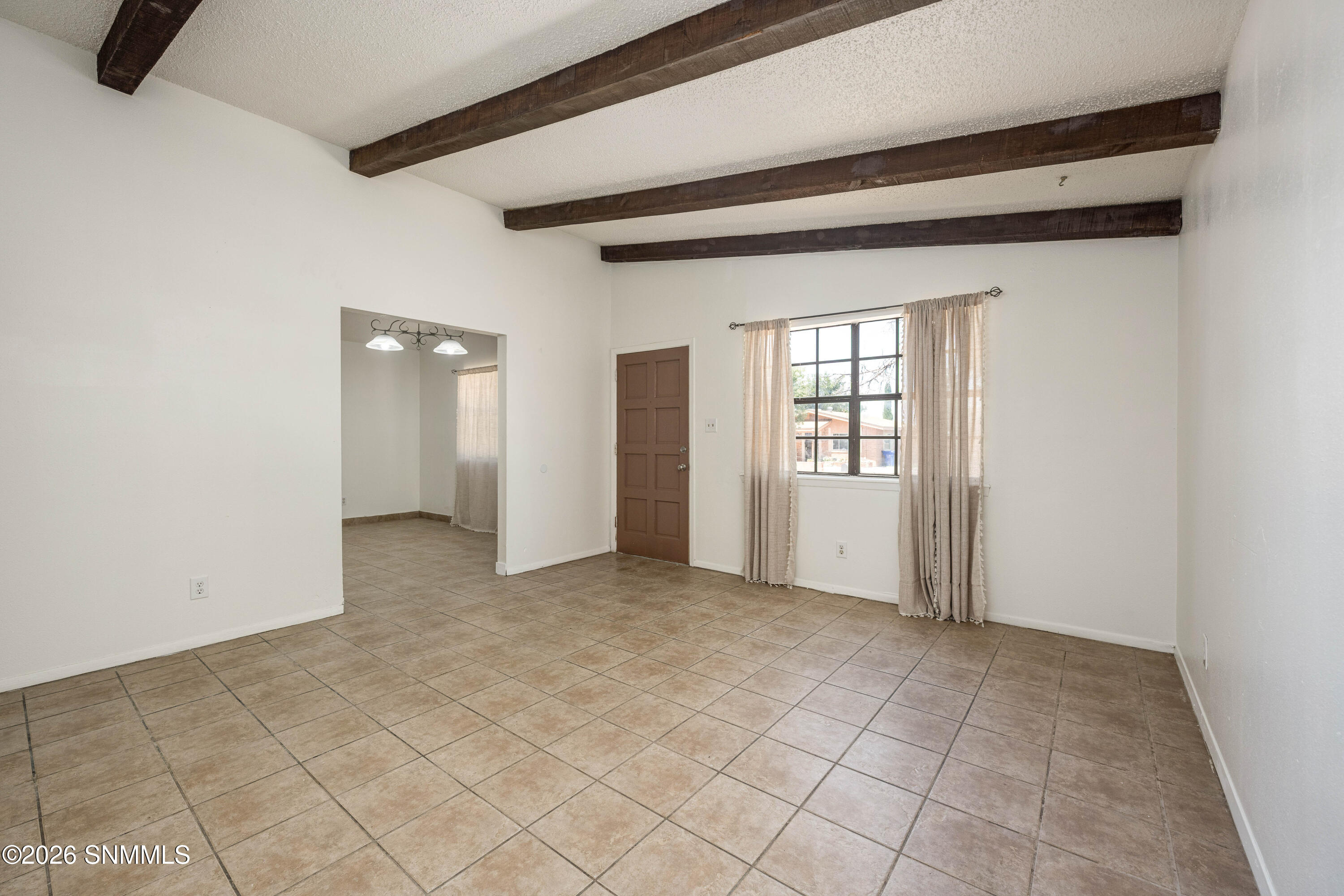 1440 Juniper Property Photo 6