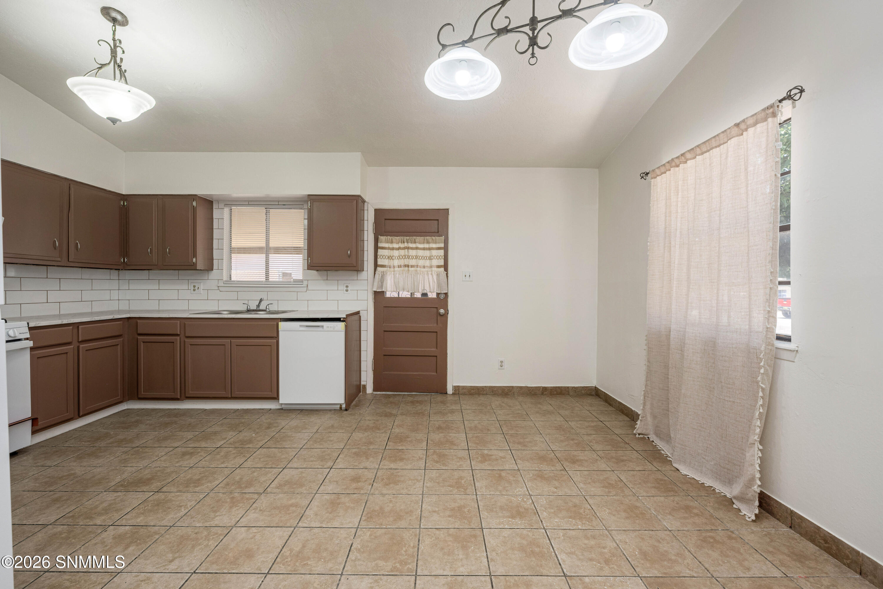 1440 Juniper Property Photo 7