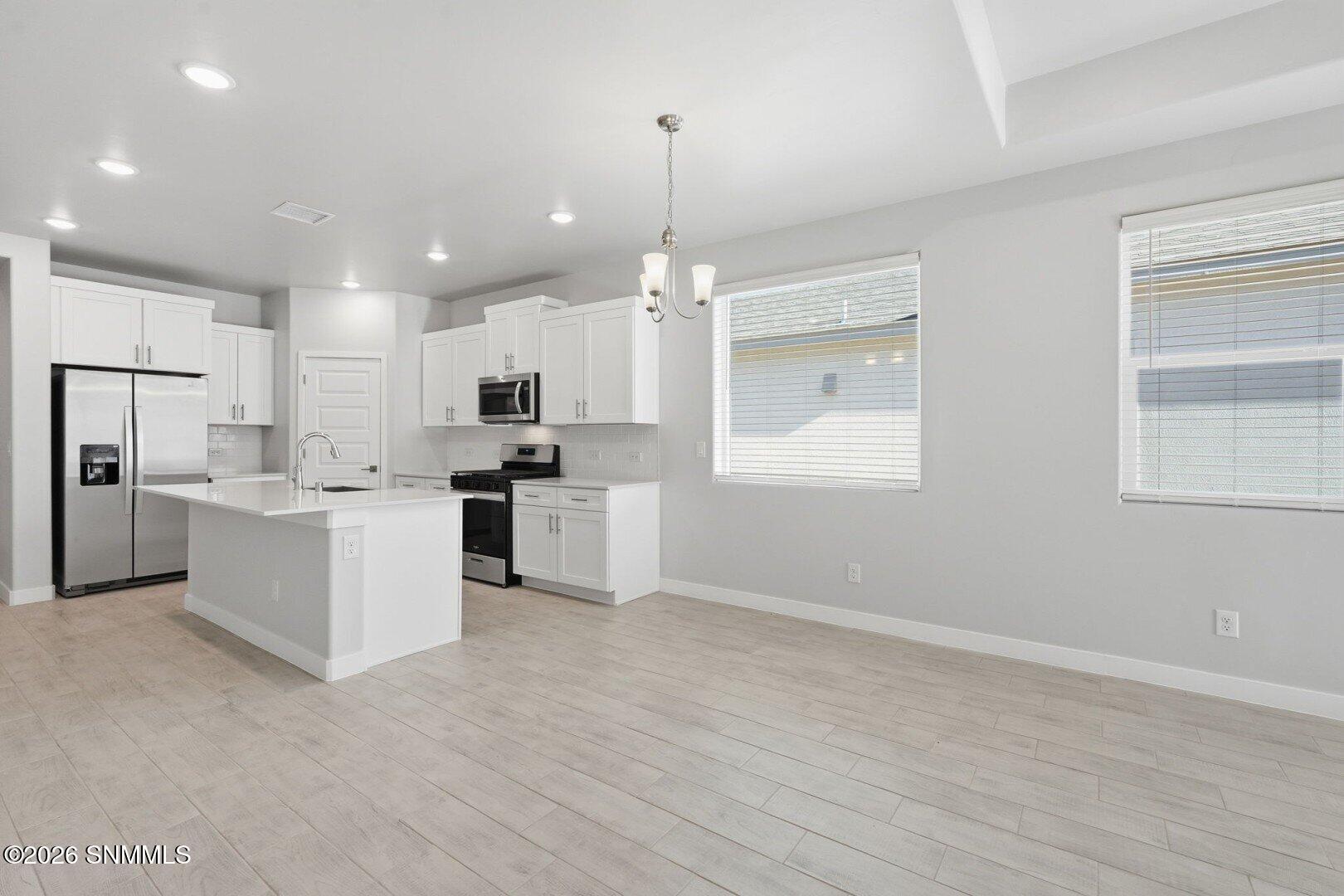 7552 Sierra Este Place Property Photo 3