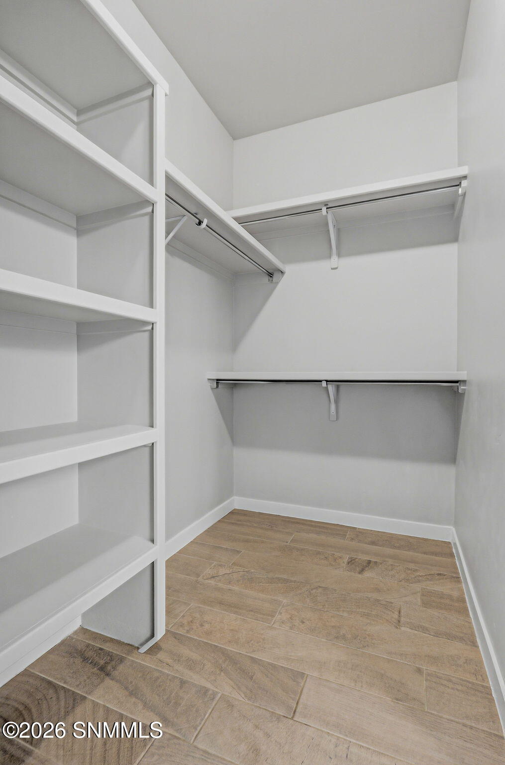 6093 Arosa Street Property Photo 25