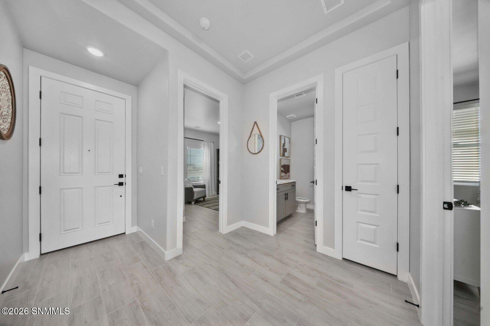6038 Summer Ridge Avenue Property Photo 12