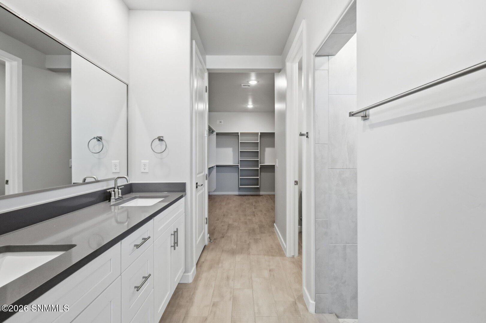 6055 Green Ridge Drive Property Photo 10