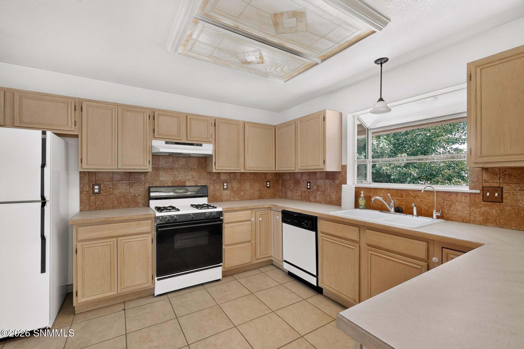 753 Scenic View Drive Property Photo 2