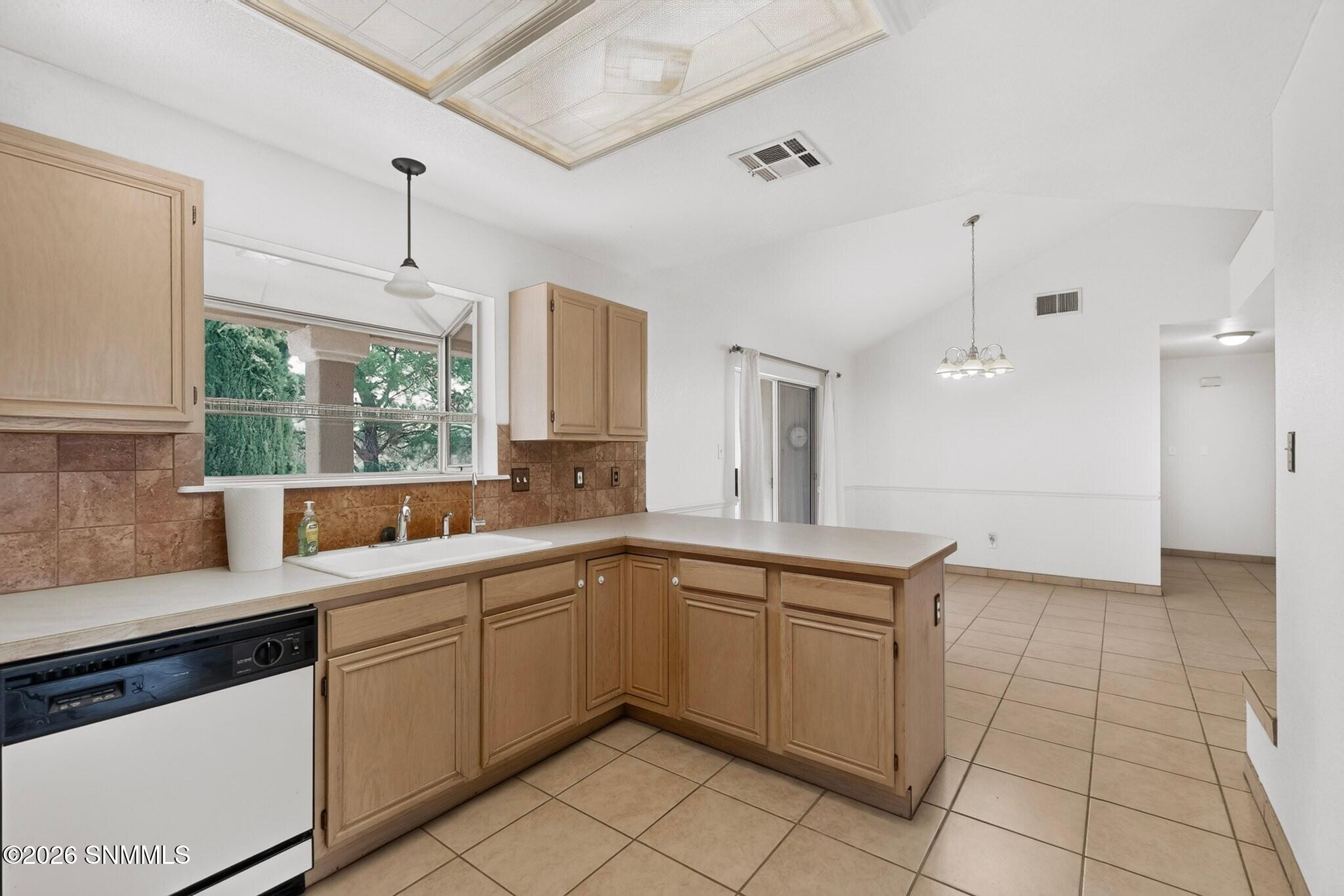 753 Scenic View Drive Property Photo 7
