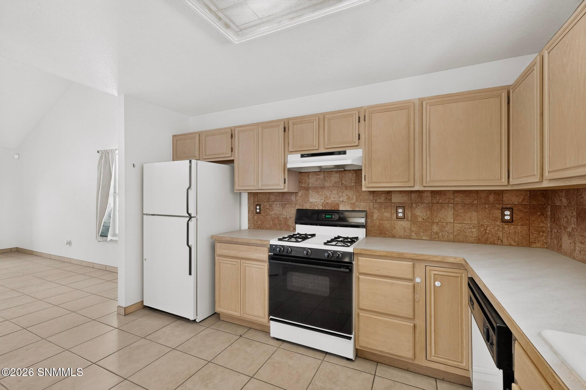 753 Scenic View Drive Property Photo 8