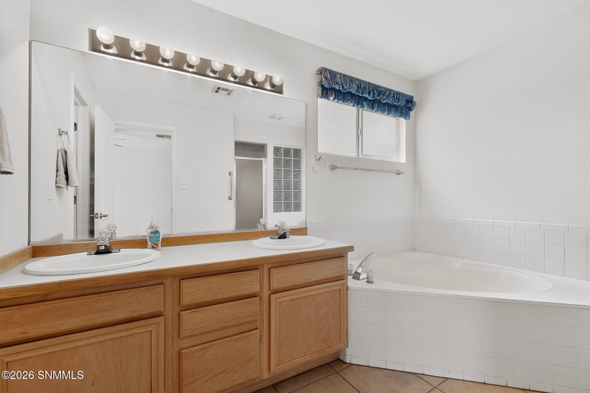 753 Scenic View Drive Property Photo 12