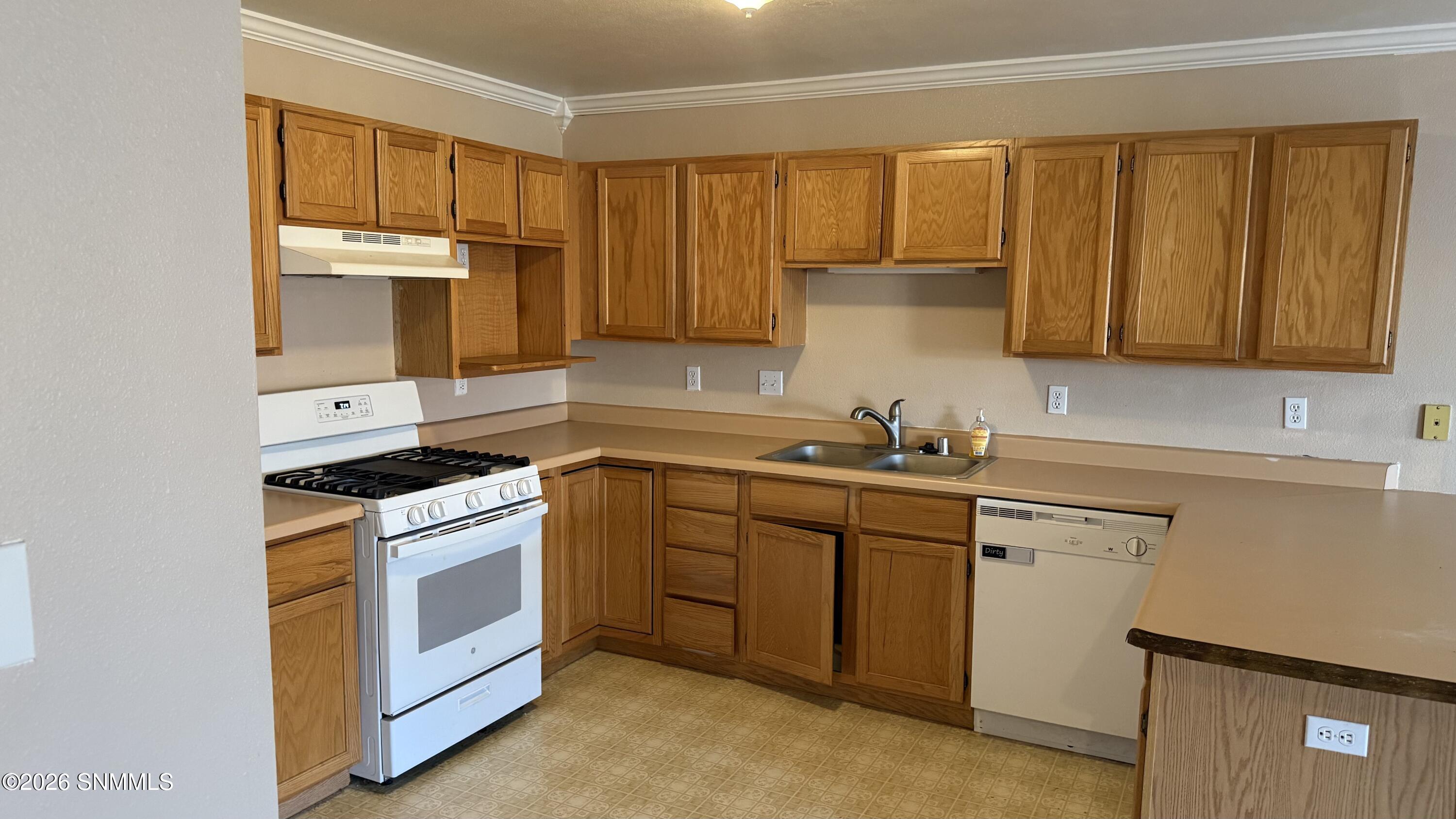 3870 Thurston Court Property Photo 9