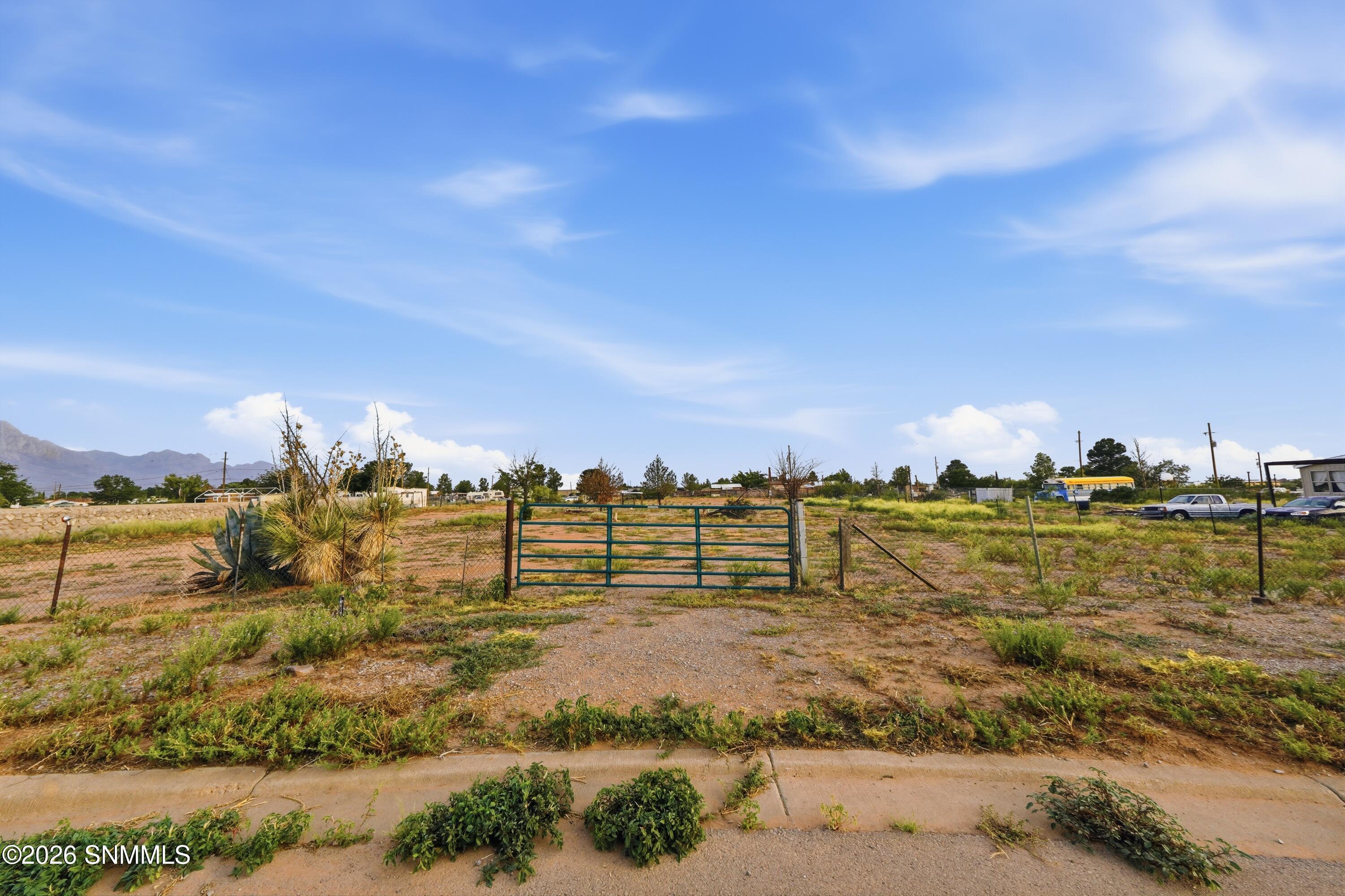 8940 Corona Road Property Photo 4