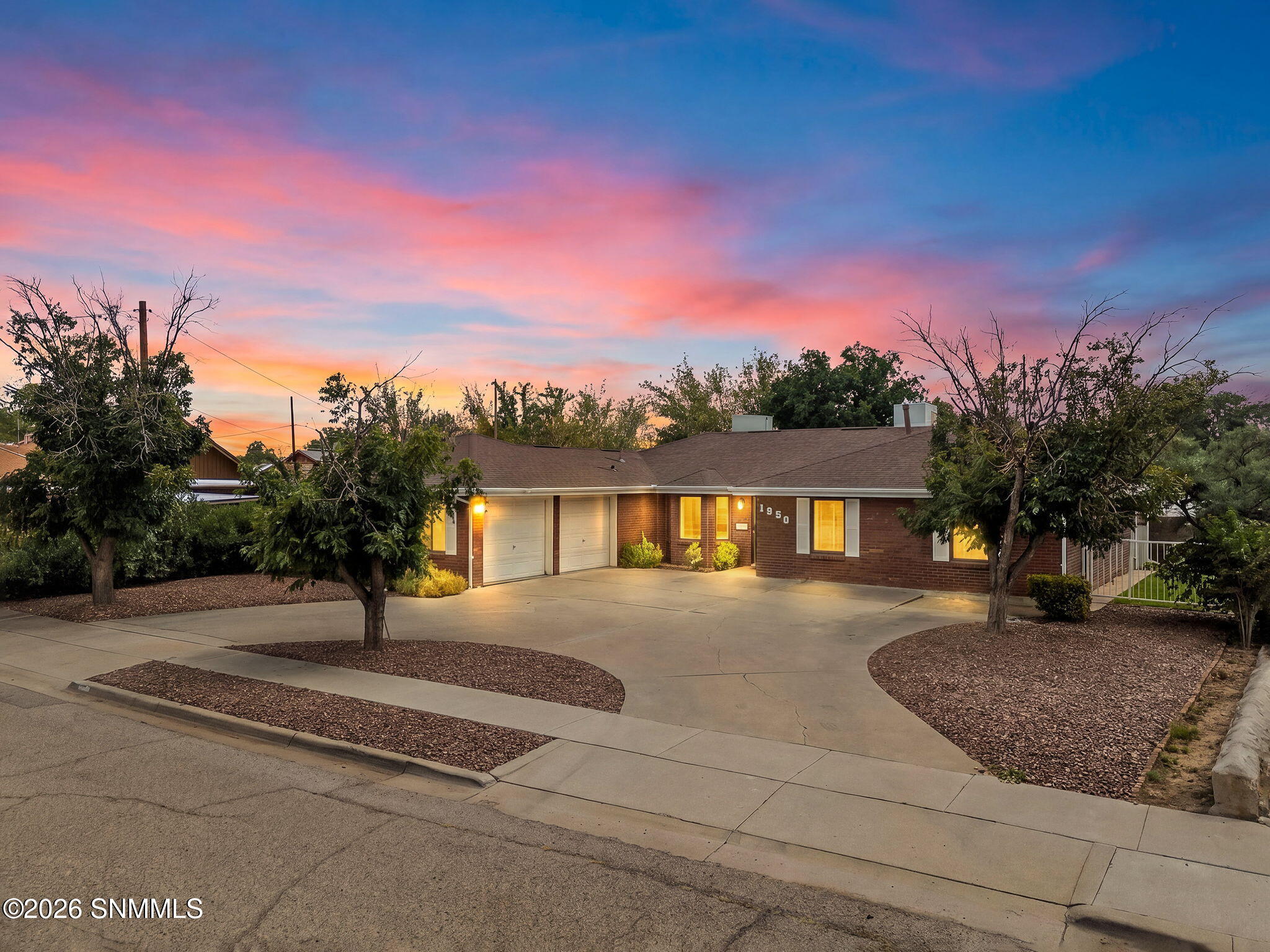 1950 Rosedale Drive Property Photo 1