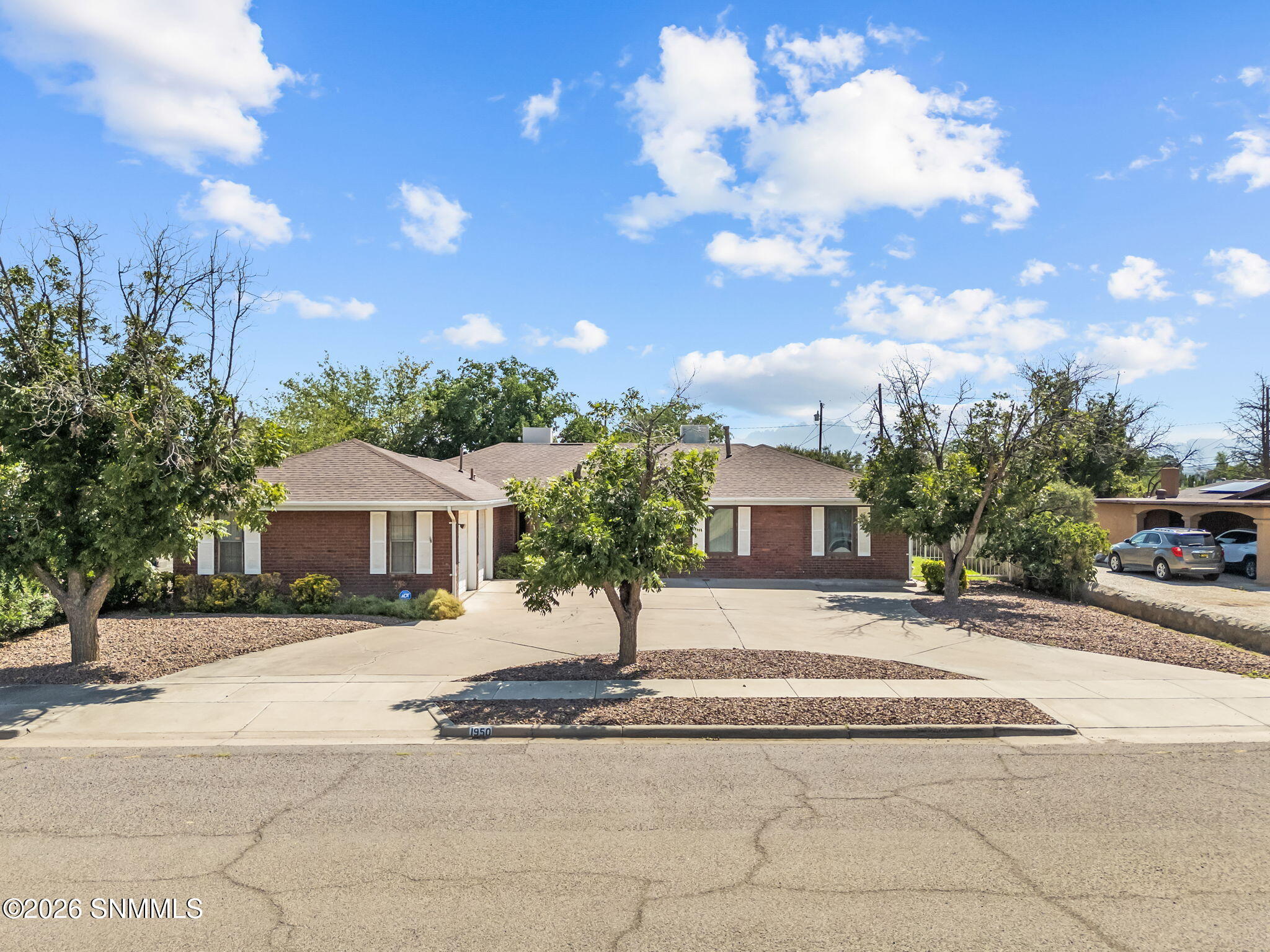 1950 Rosedale Drive Property Photo 3