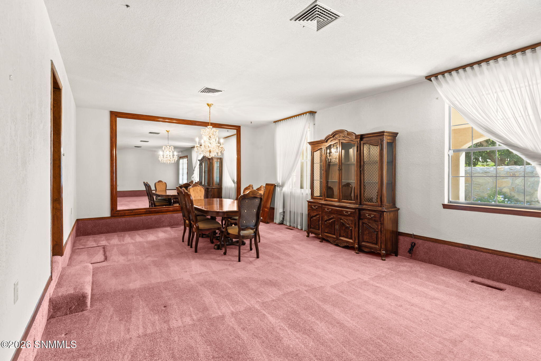 1950 Rosedale Drive Property Photo 6