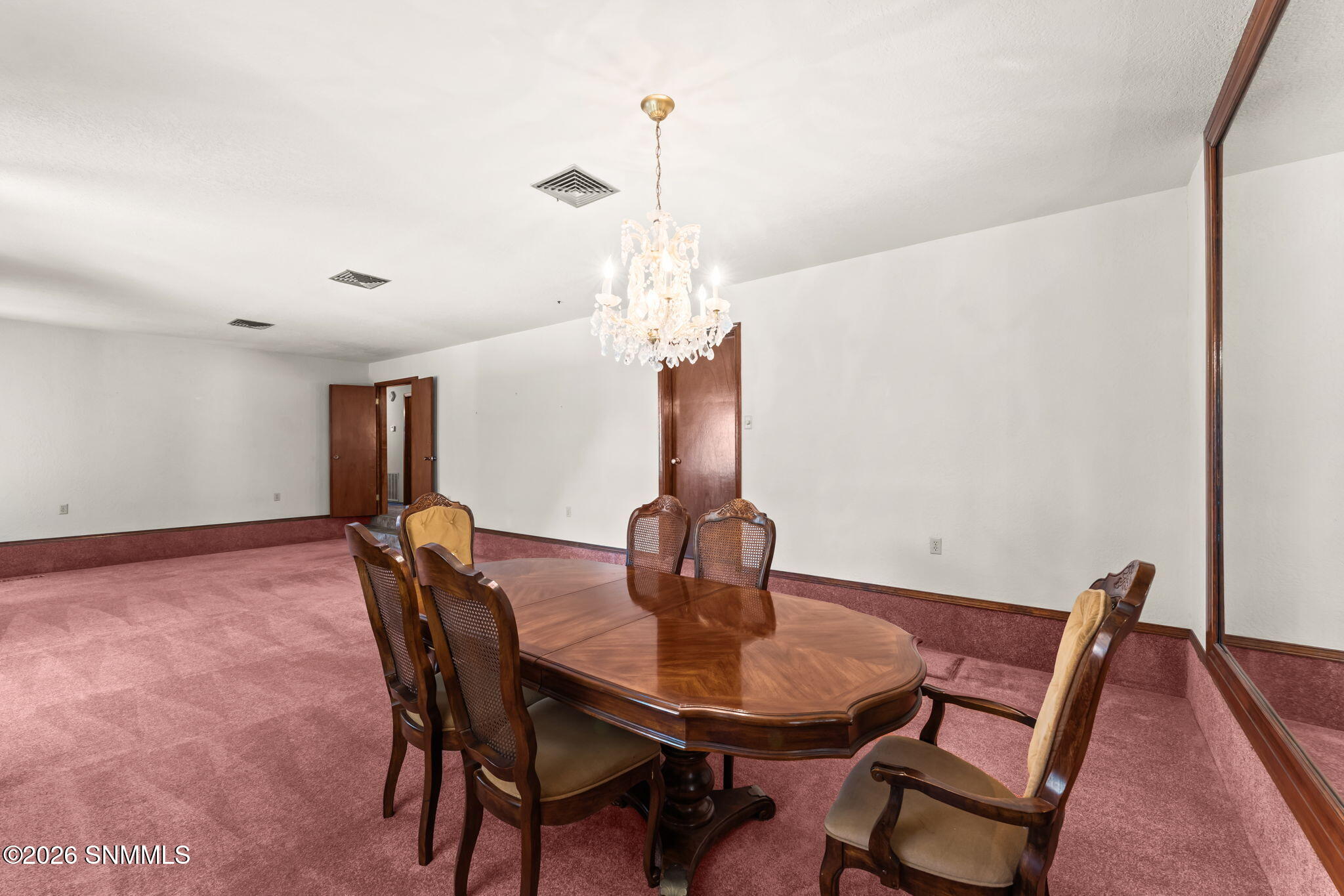 1950 Rosedale Drive Property Photo 7