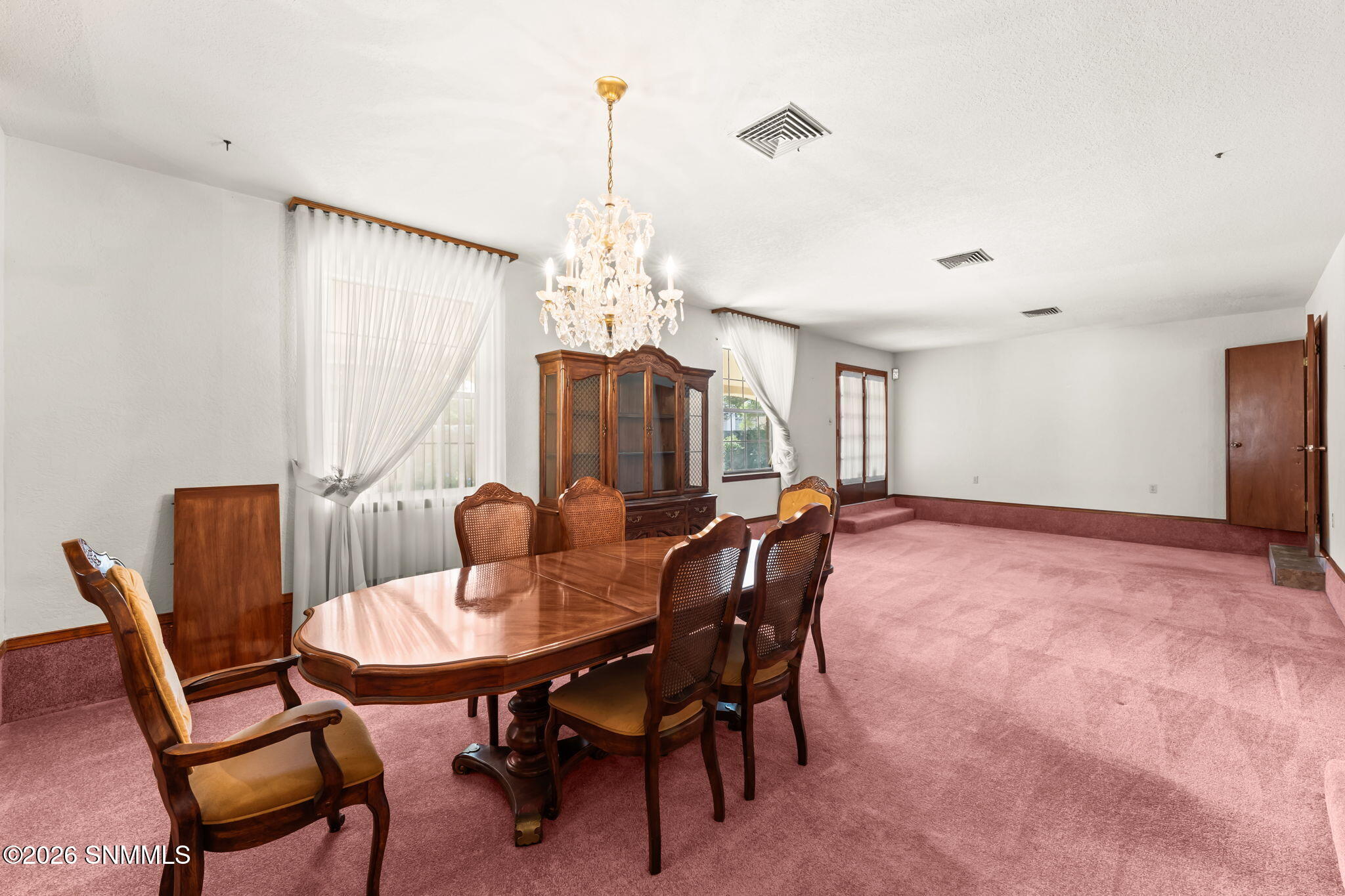 1950 Rosedale Drive Property Photo 8