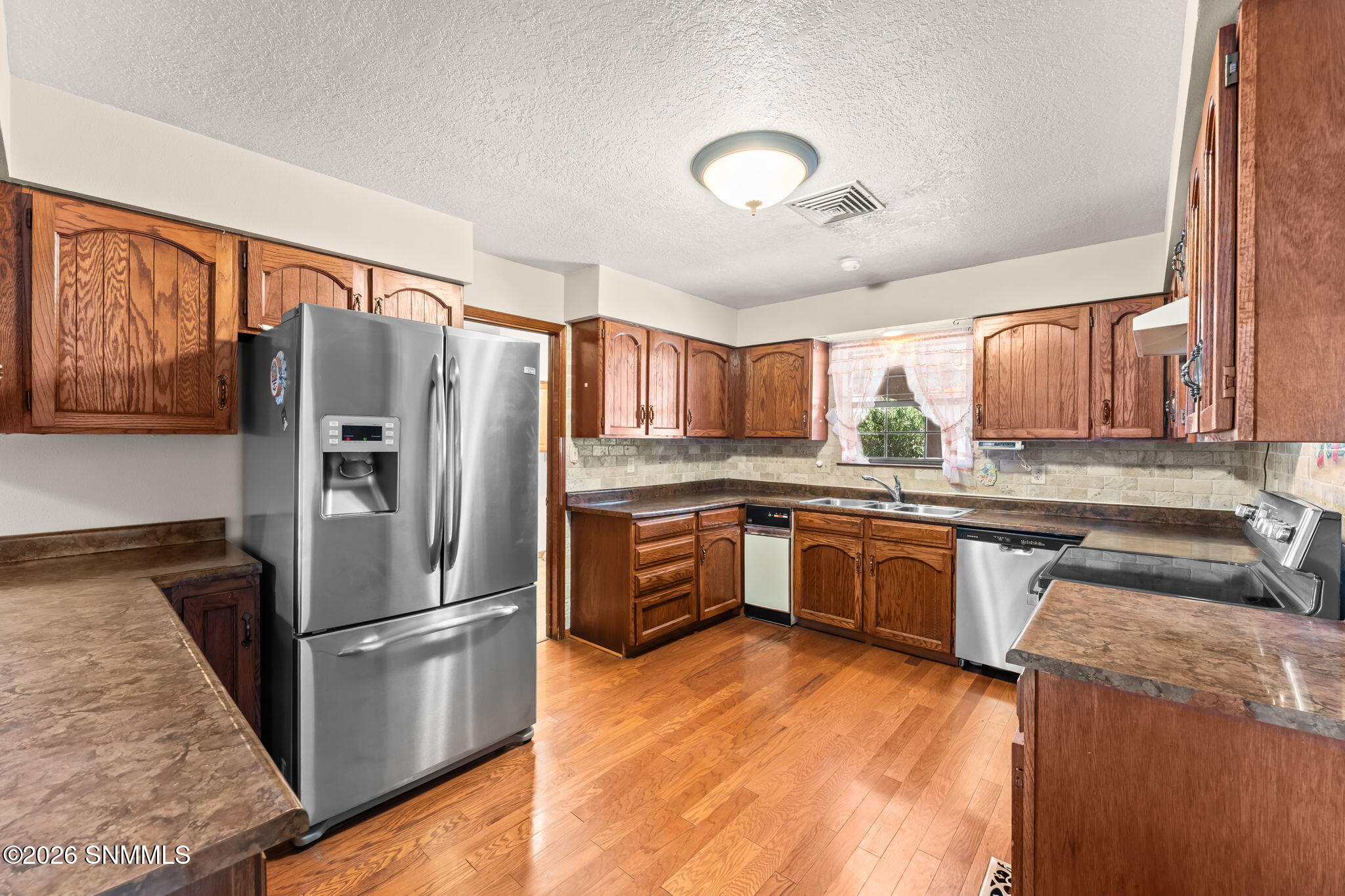 1950 Rosedale Drive Property Photo 11