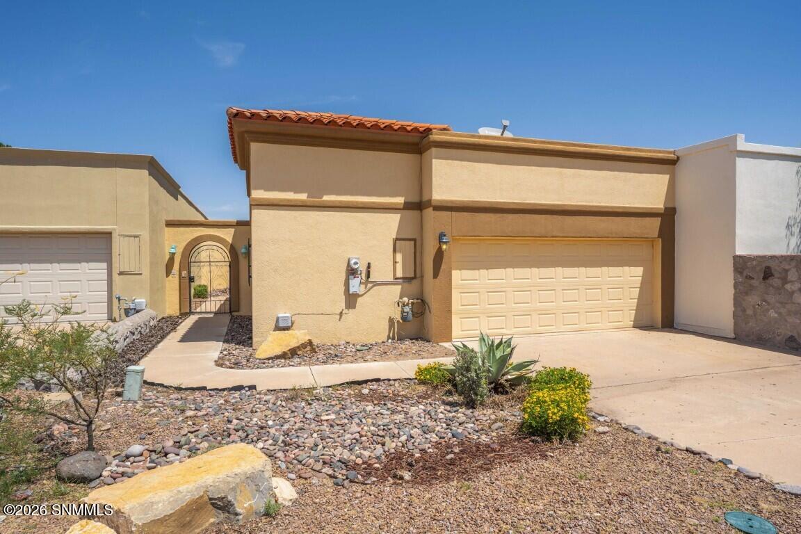 6704 Camino Blanco Property Photo 3
