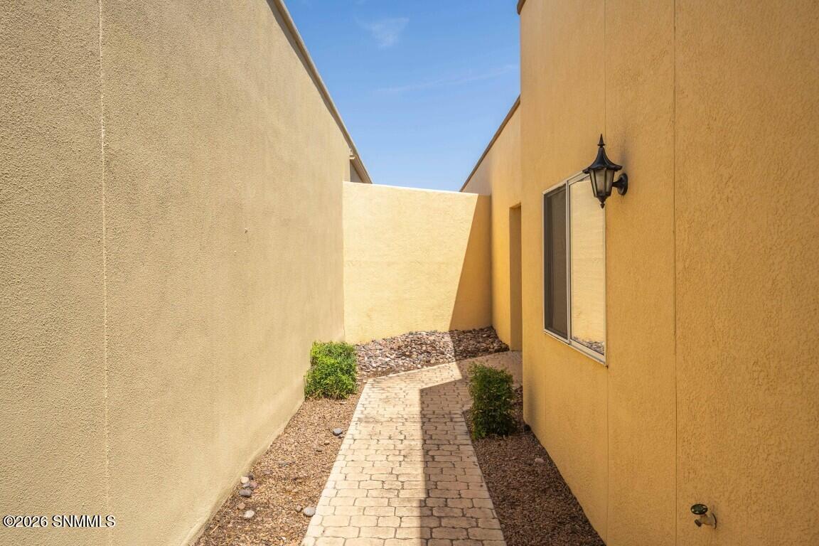 6704 Camino Blanco Property Photo 7