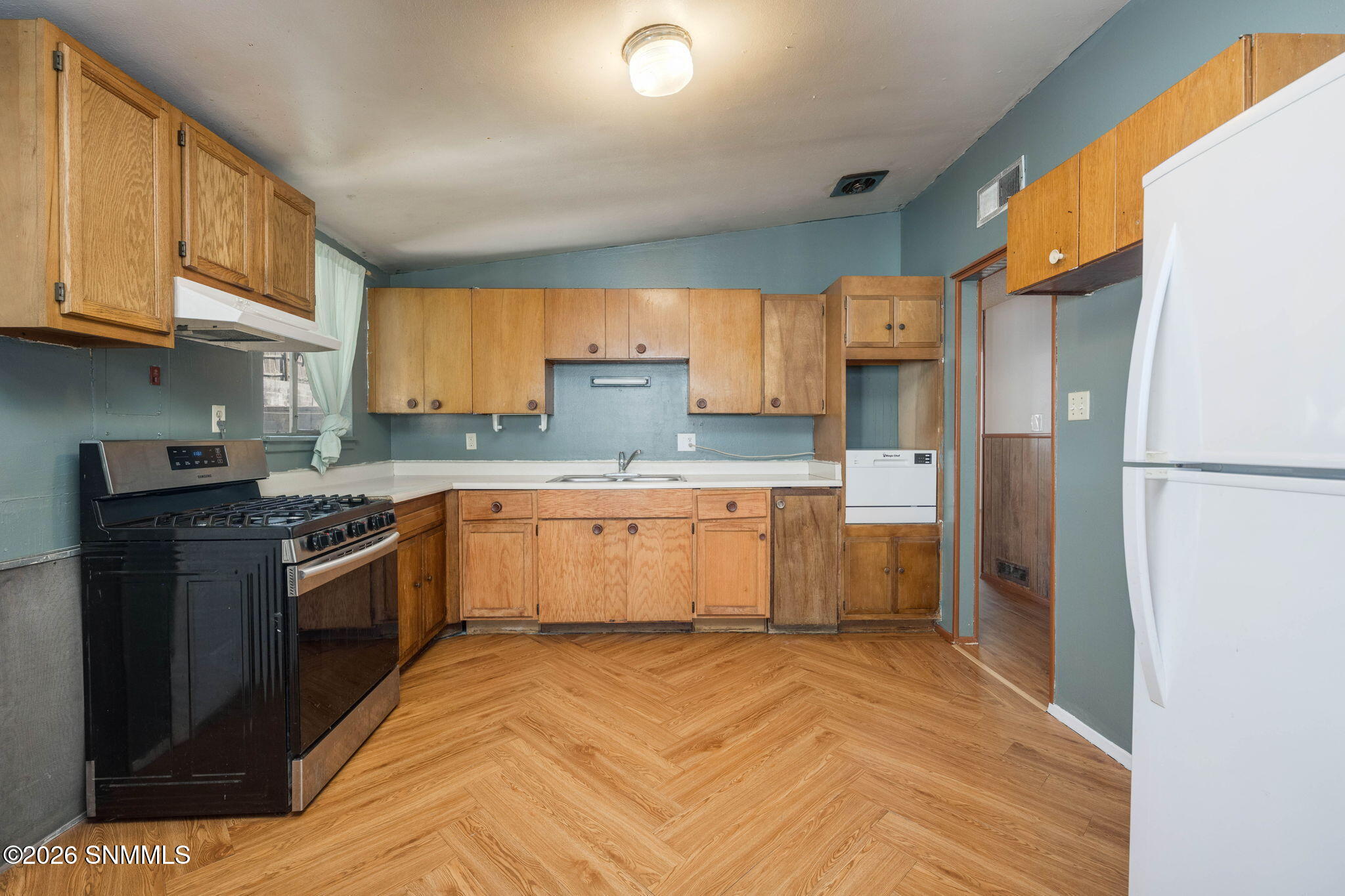 2329 E Idaho Avenue Property Photo 8