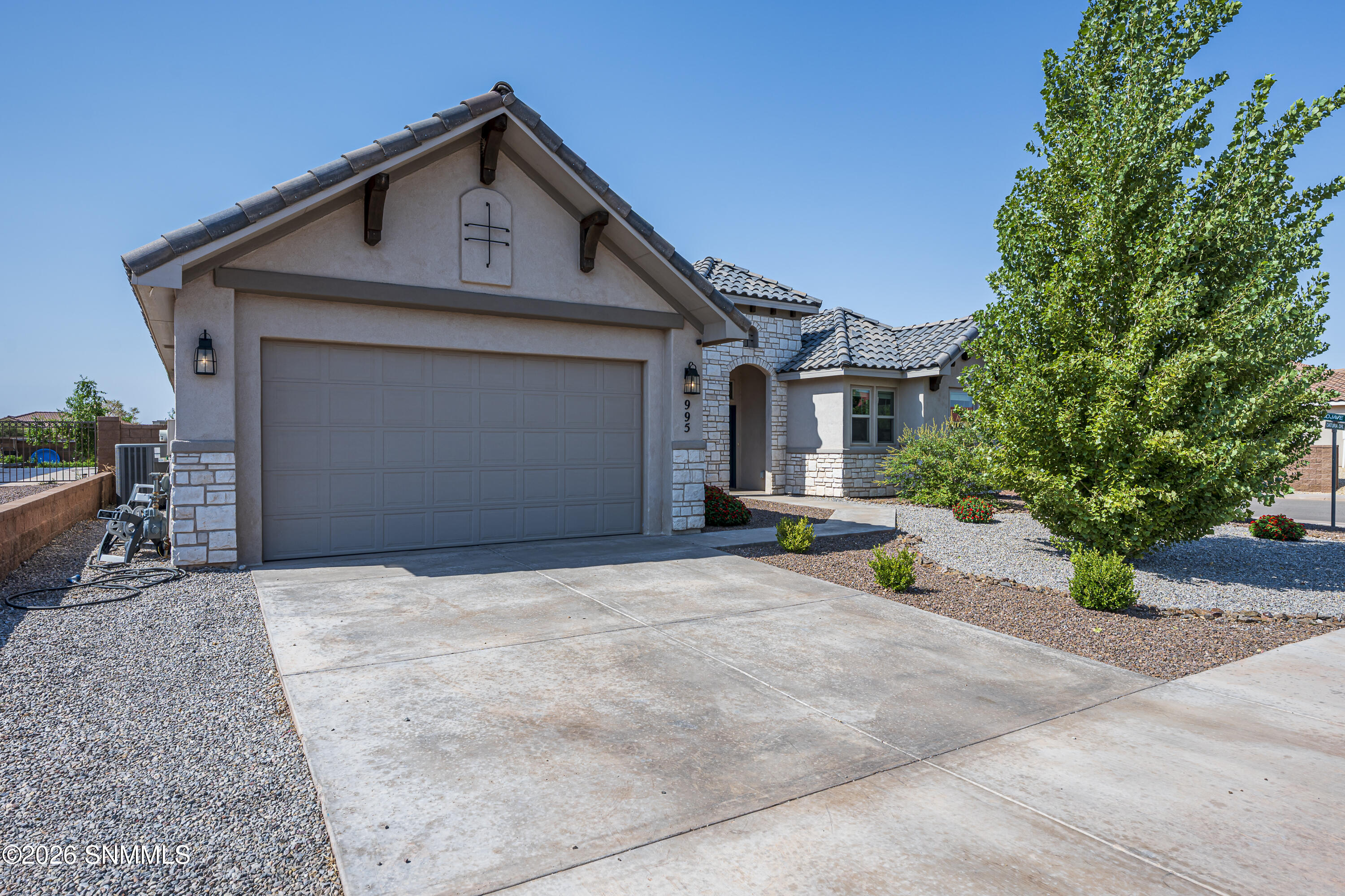 995 Datura Drive Property Photo 6