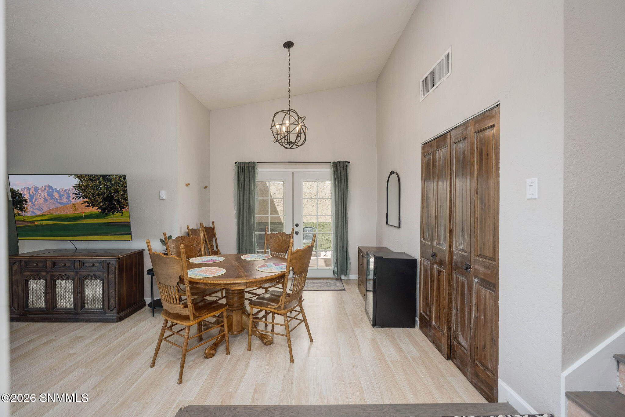 3041 Executive Hills Road Property Photo 5