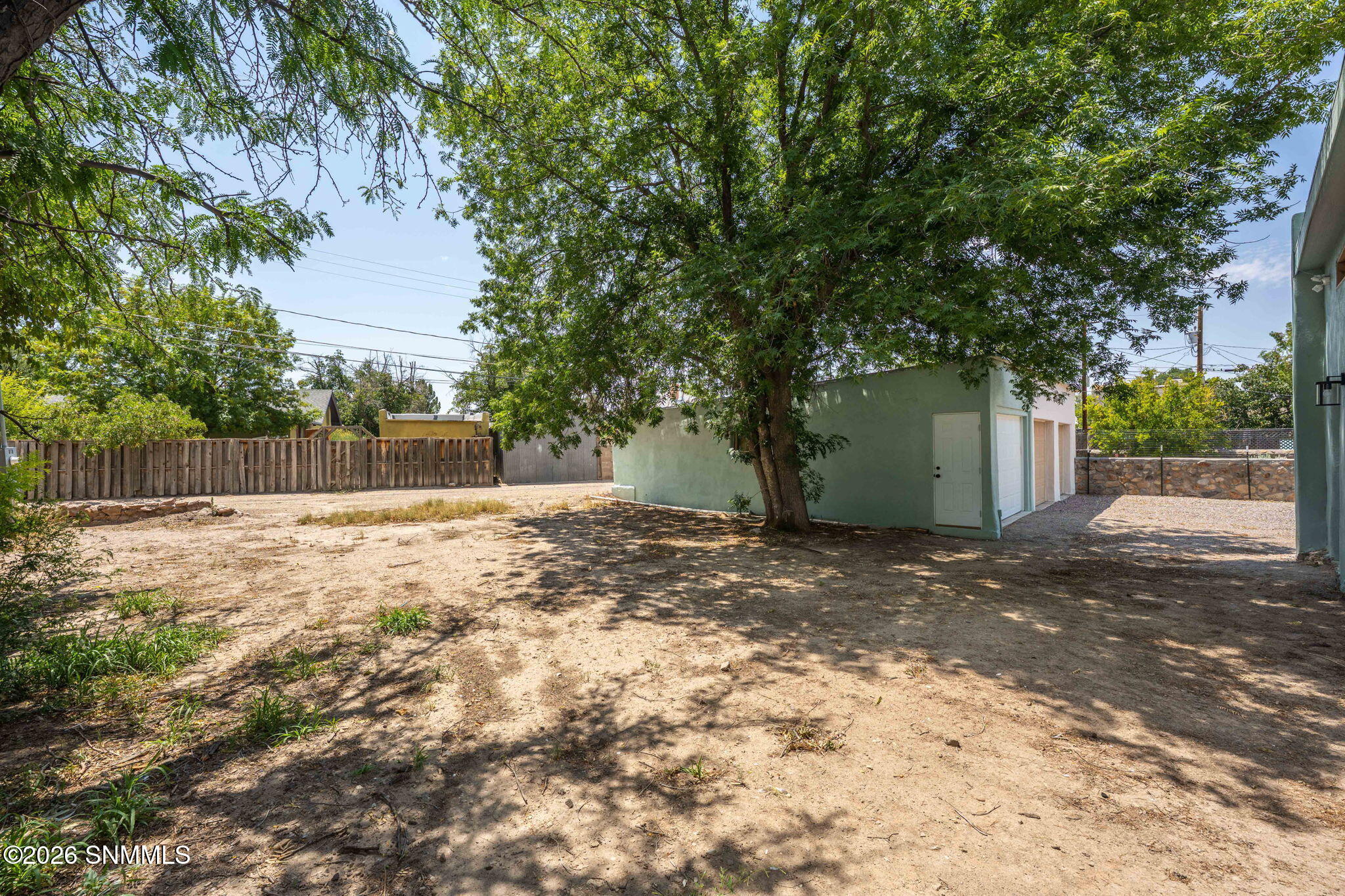 215 W Greening Avenue Property Photo 39