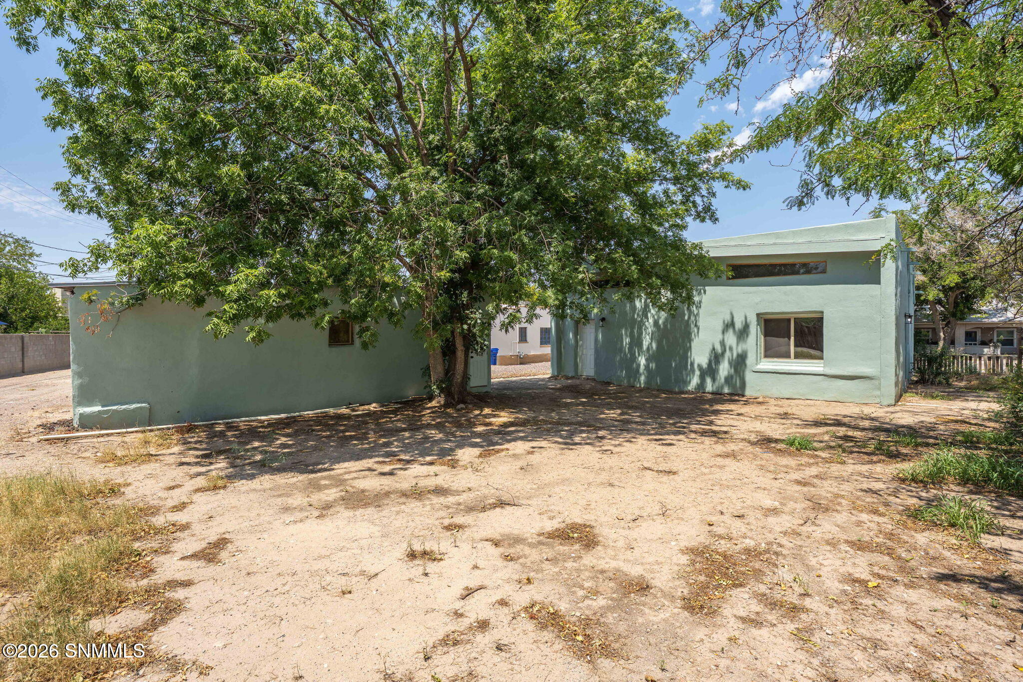 215 W Greening Avenue Property Photo 41