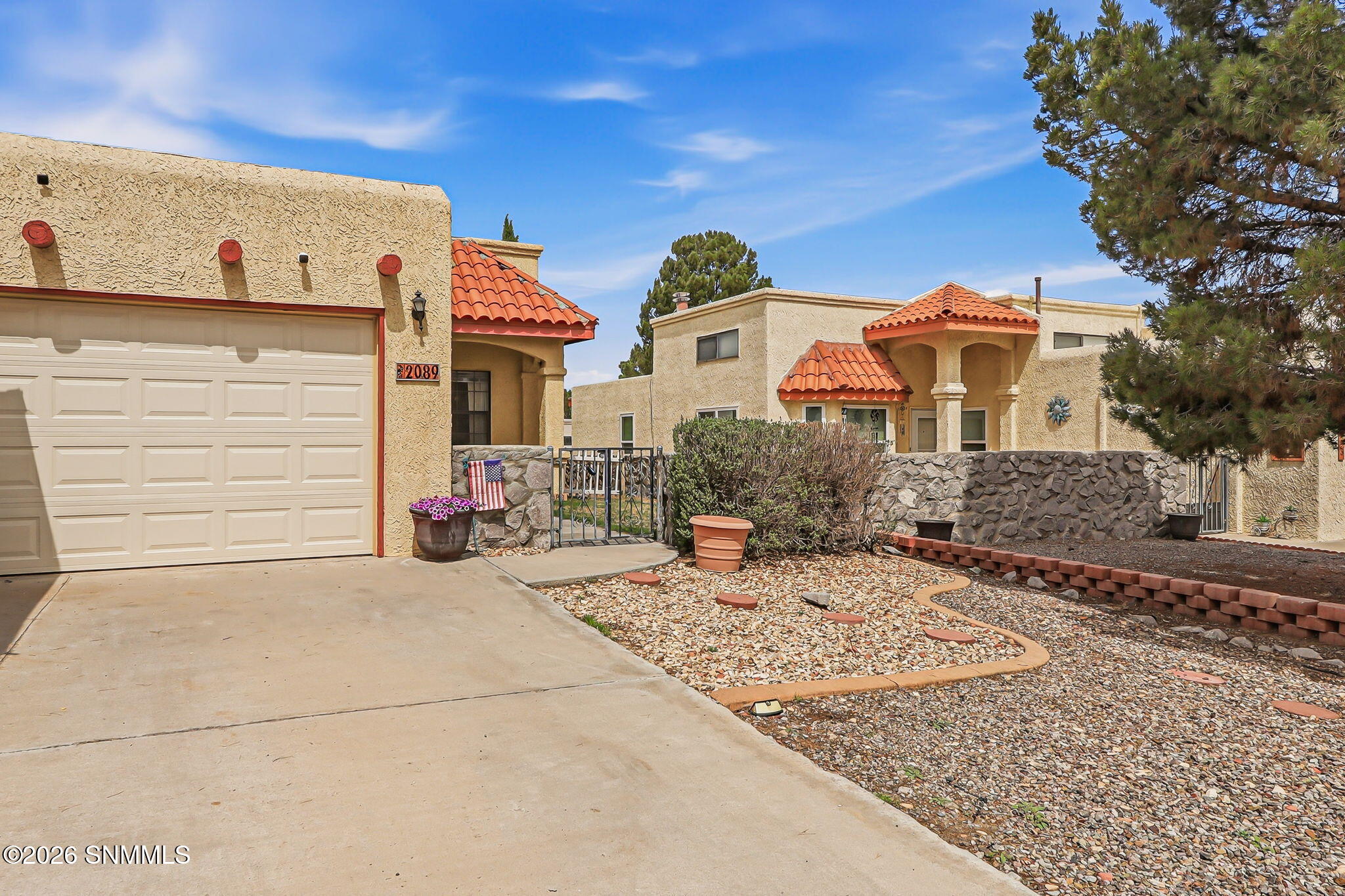 2089 Pine Needle Way Property Photo 2