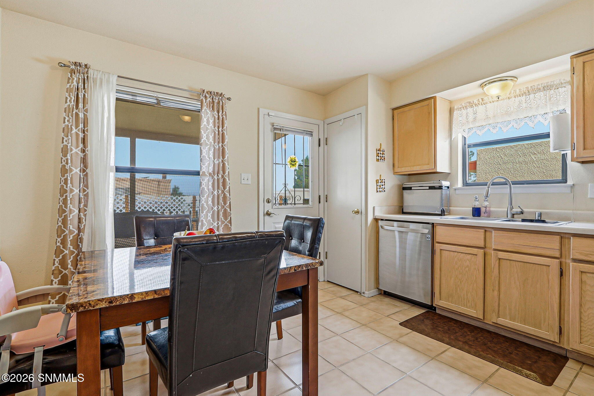 2089 Pine Needle Way Property Photo 7