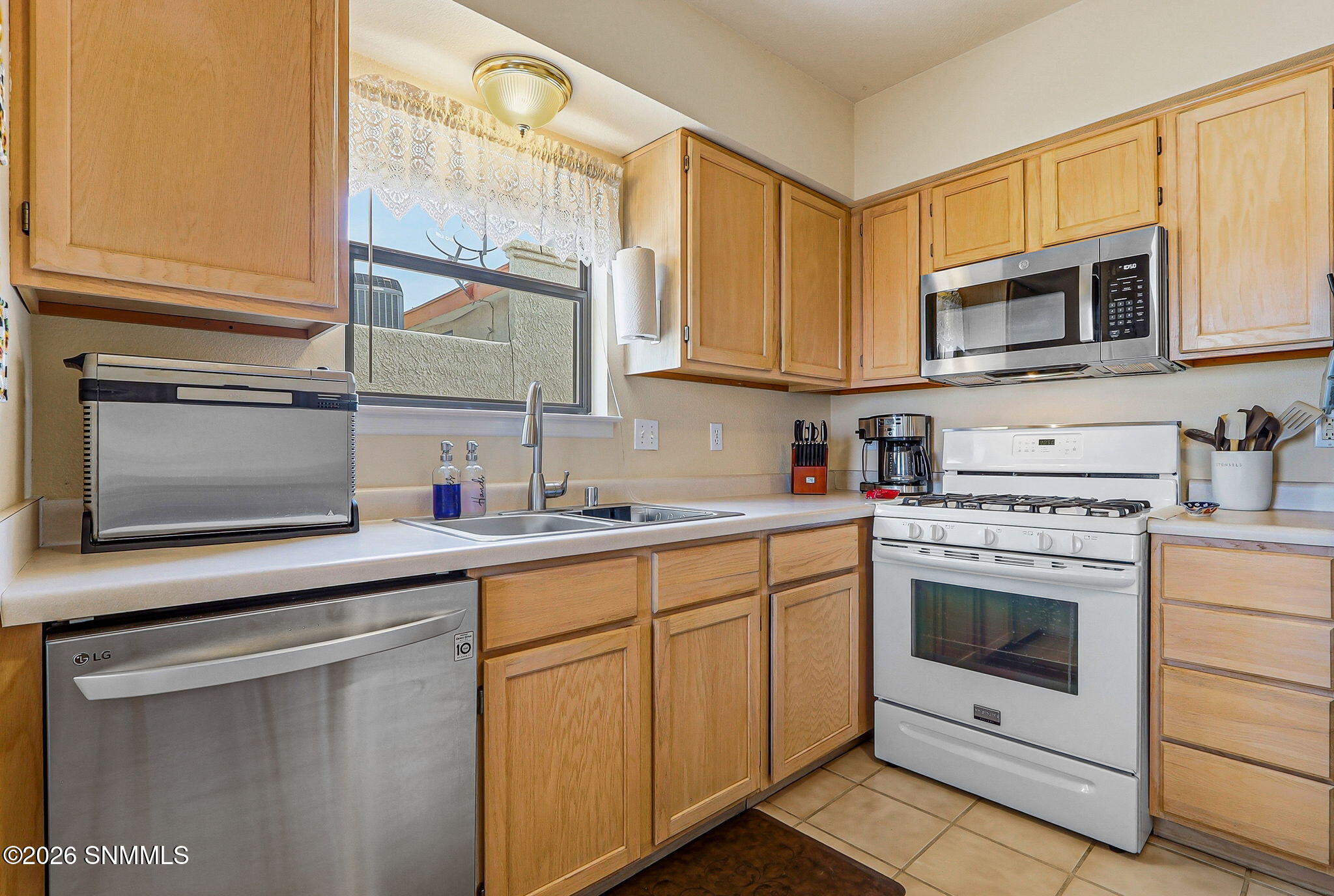 2089 Pine Needle Way Property Photo 11
