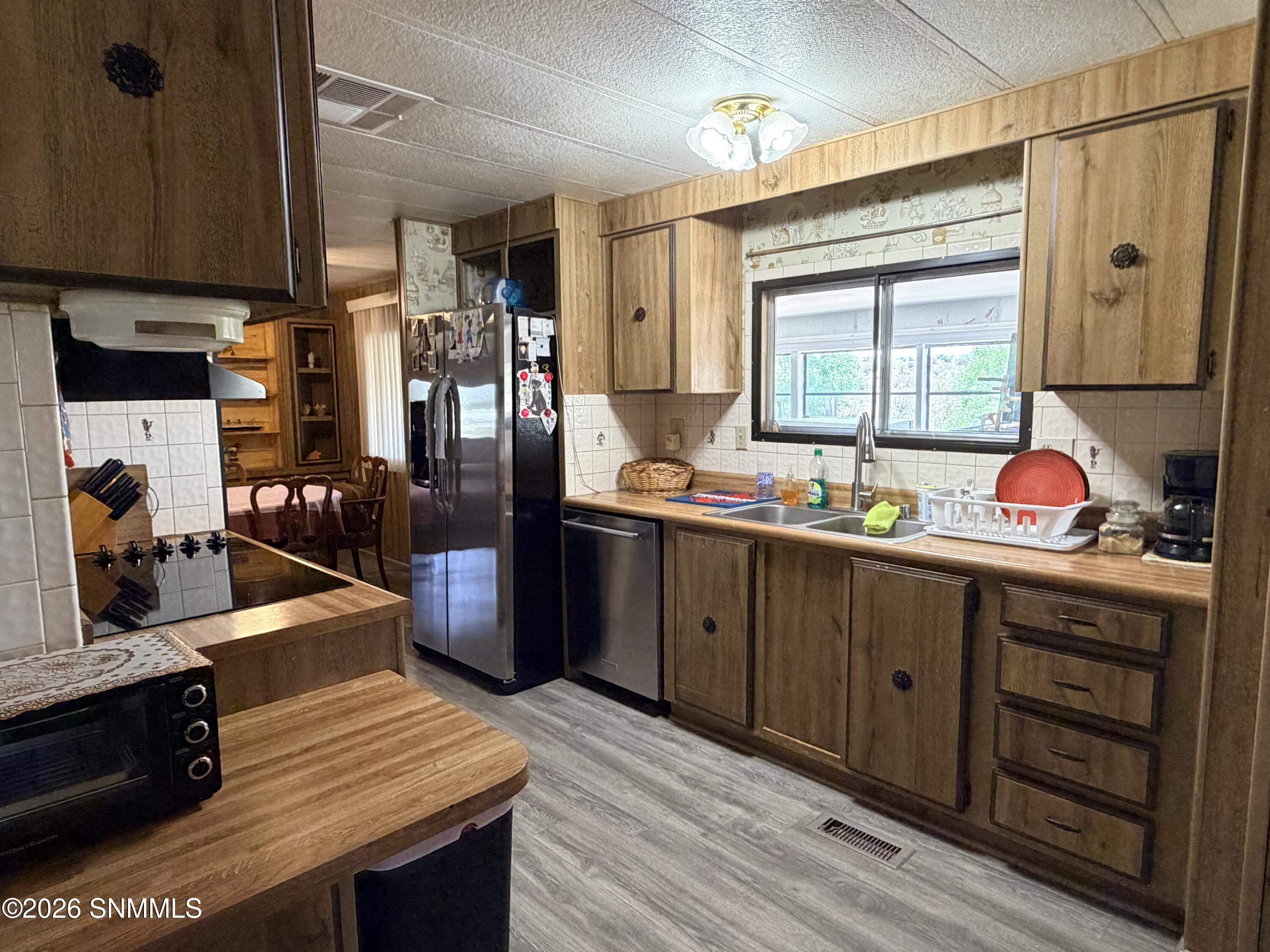 9 Queens Lane Property Photo 19