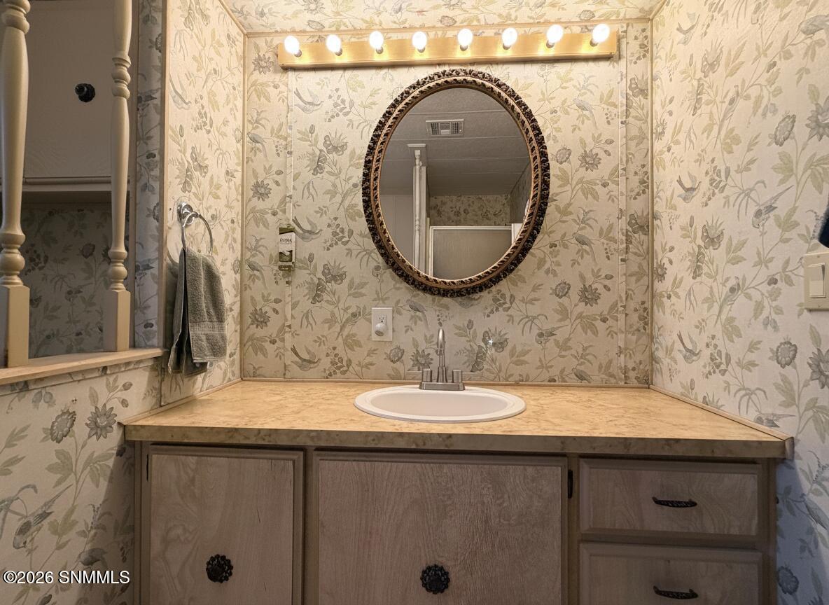 9 Queens Lane Property Photo 25