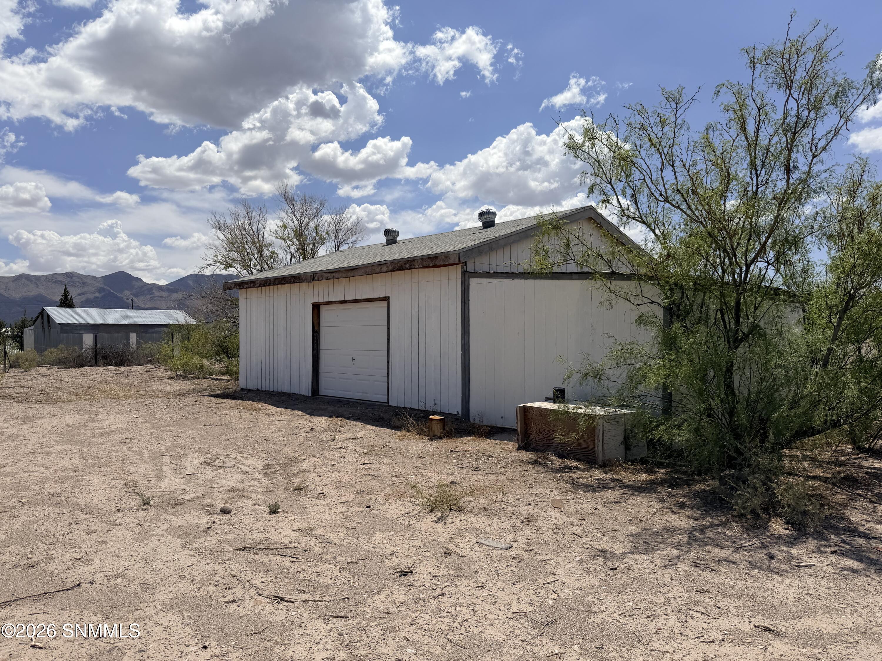 9 Queens Lane Property Photo 49