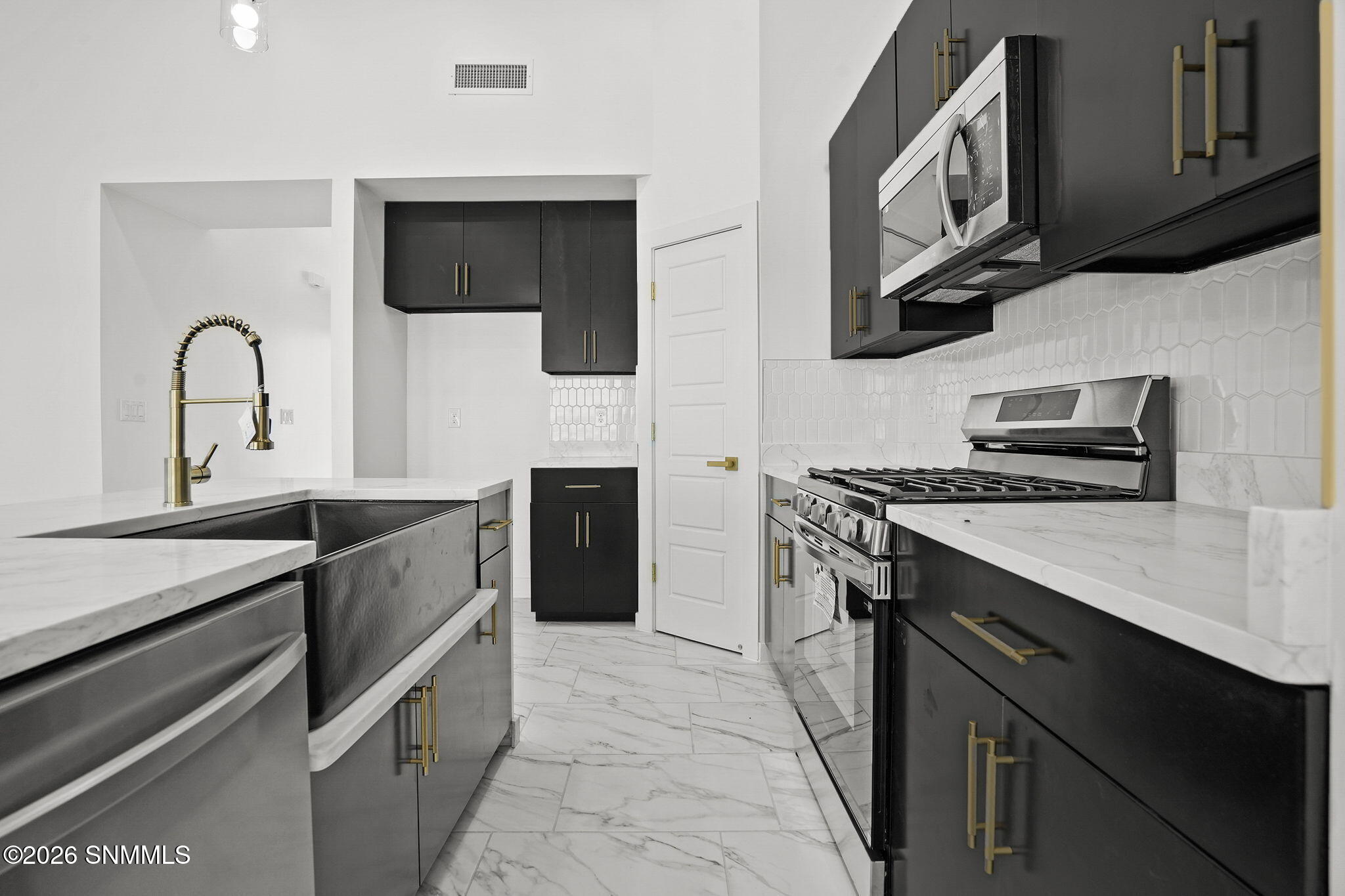 1393 Syrian Desert Drive Property Photo 16