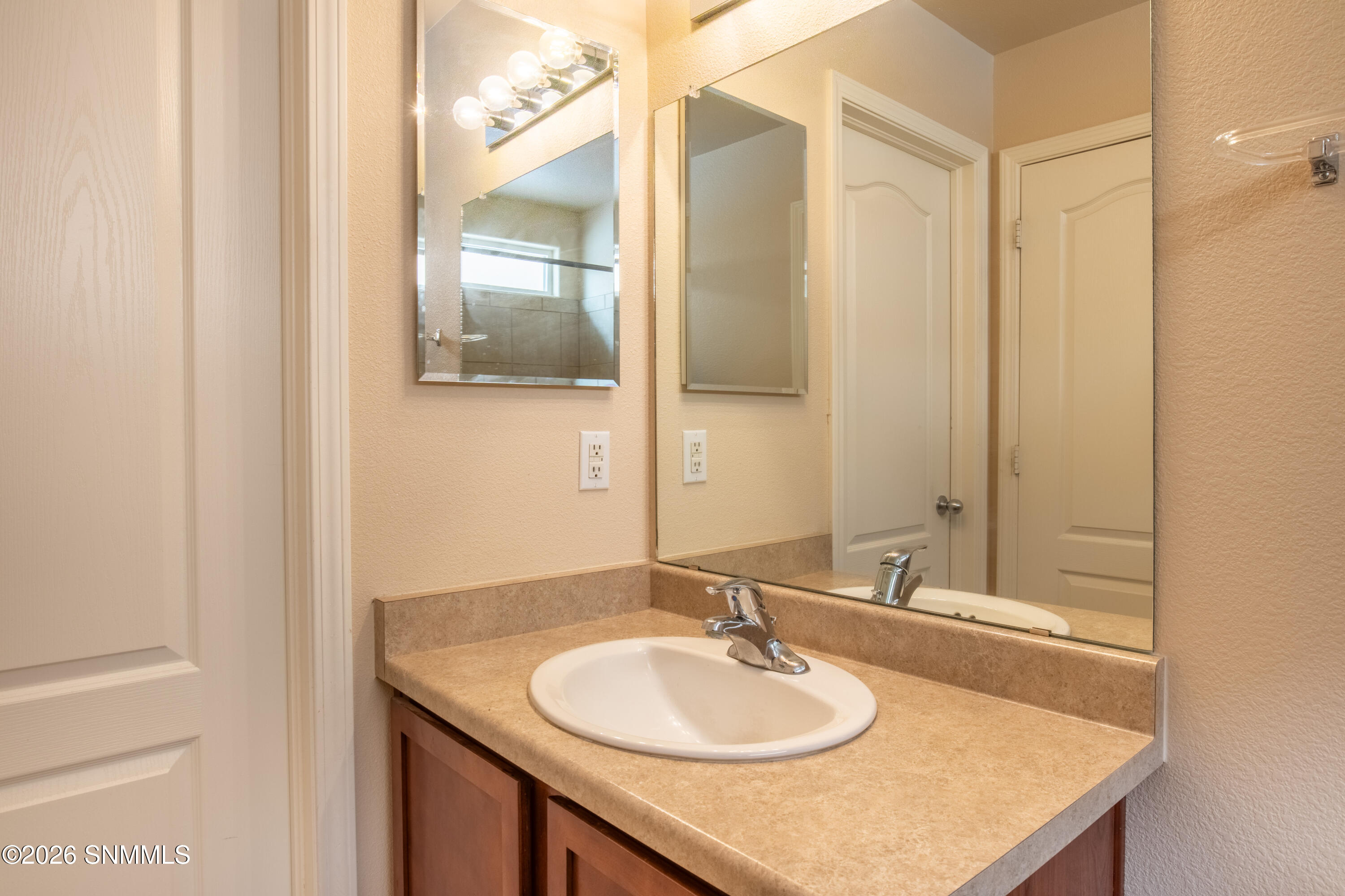 5124 Kensington Way Property Photo 13